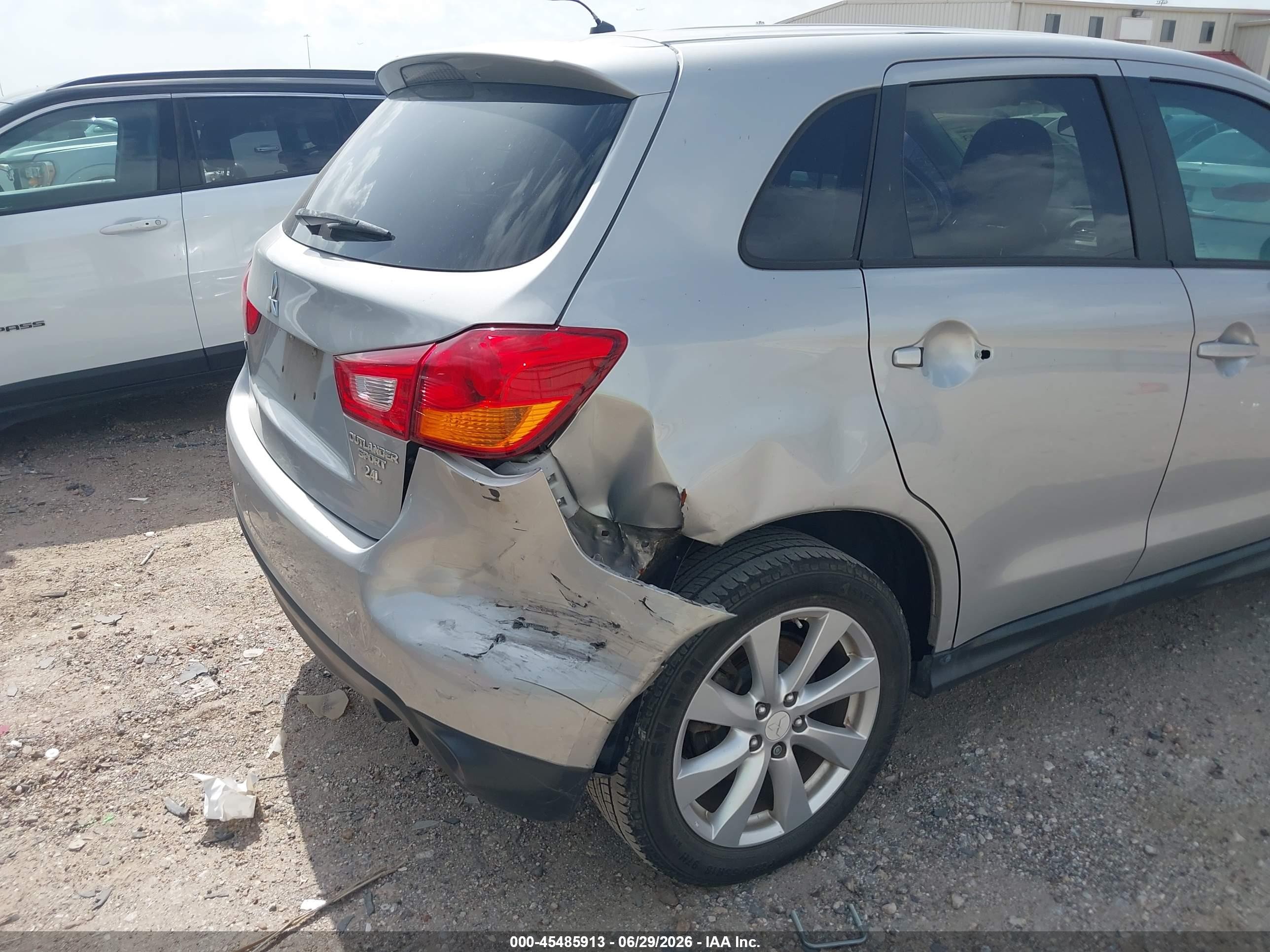 2015 Mitsubishi Outlander Sport Es Серебряный vin: 4A4AP3AW3FE029582