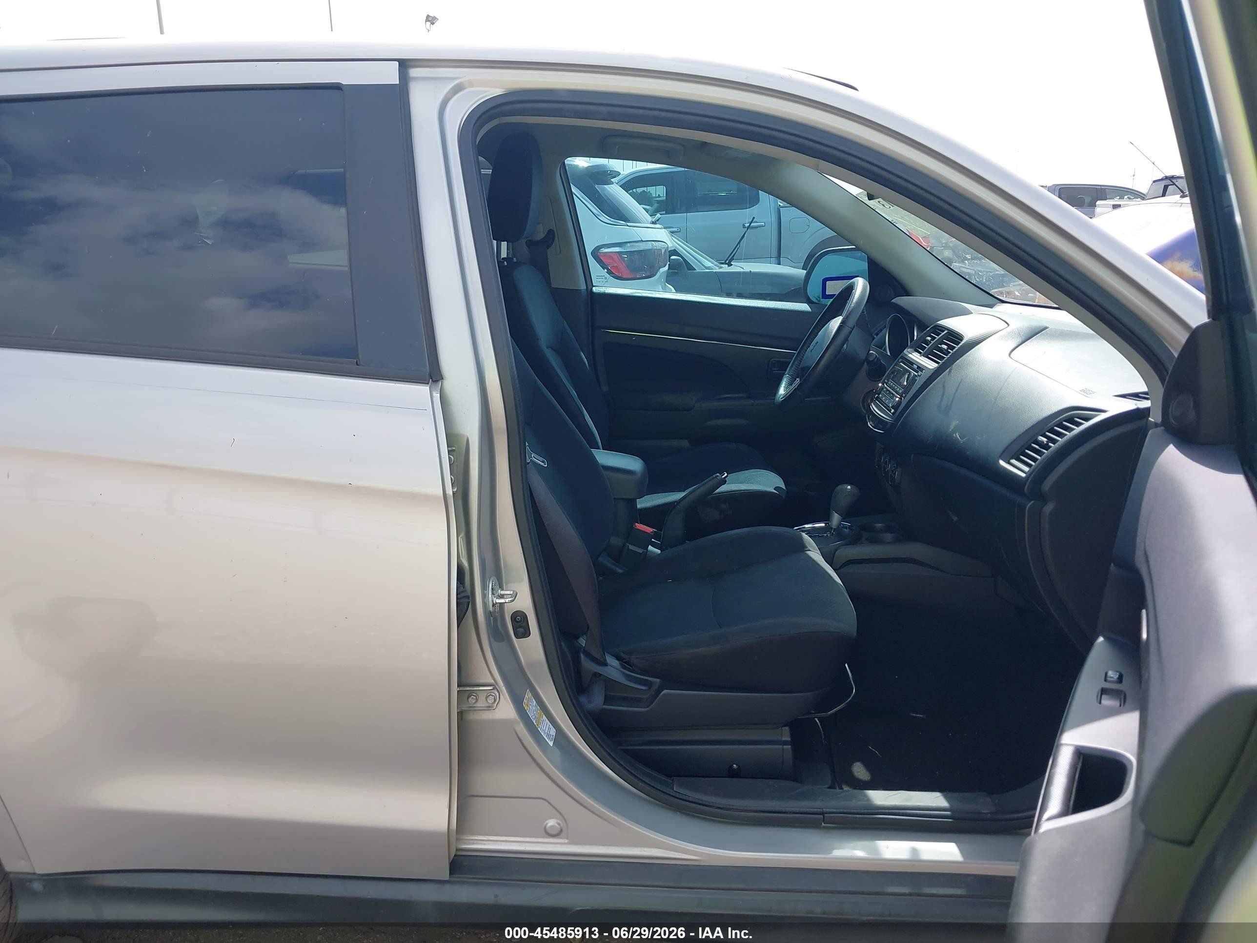 2015 Mitsubishi Outlander Sport Es Серебряный vin: 4A4AP3AW3FE029582