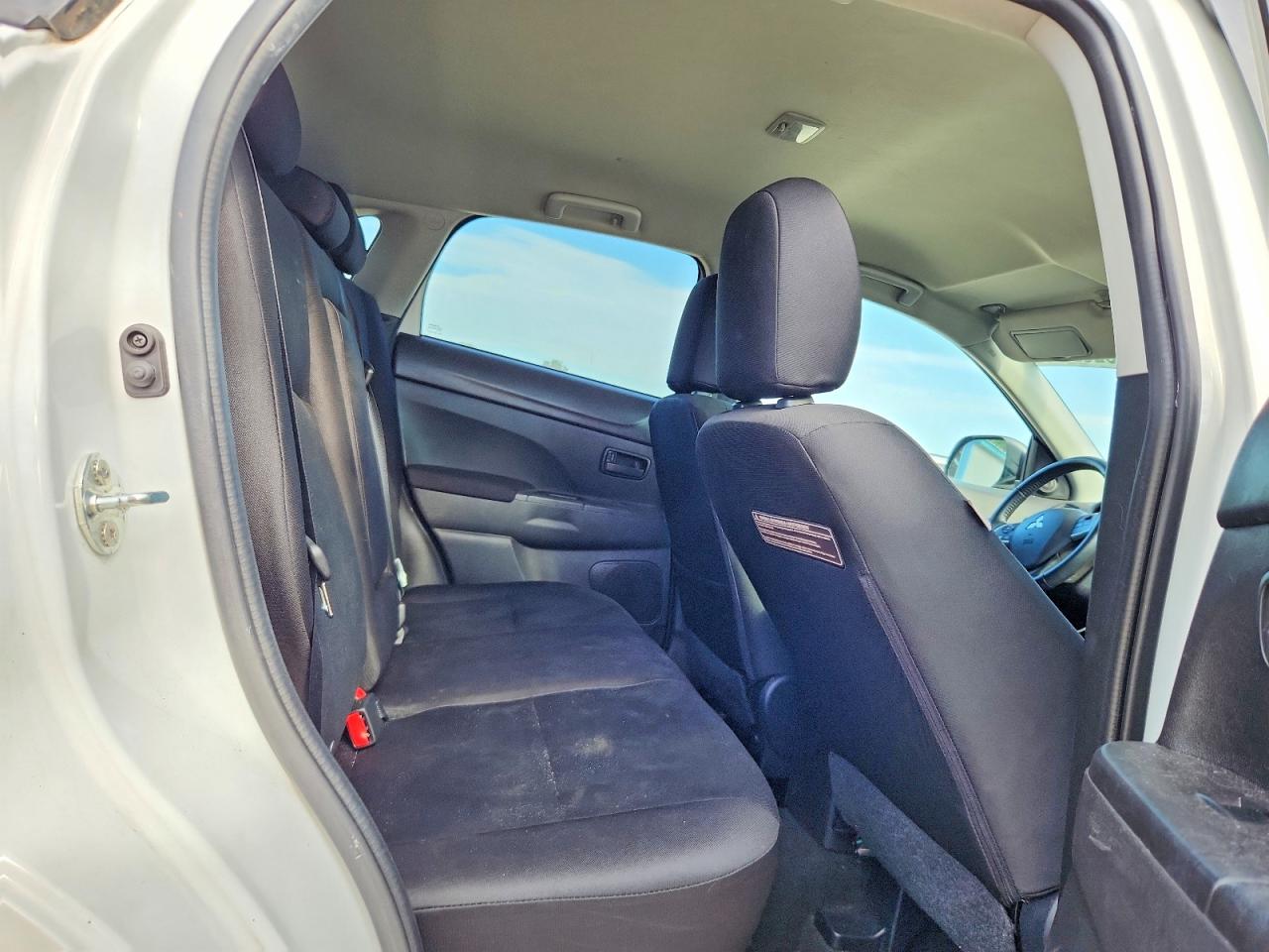 2015 Mitsubishi Outlander Sport Es White vin: 4A4AP3AW5FE040776