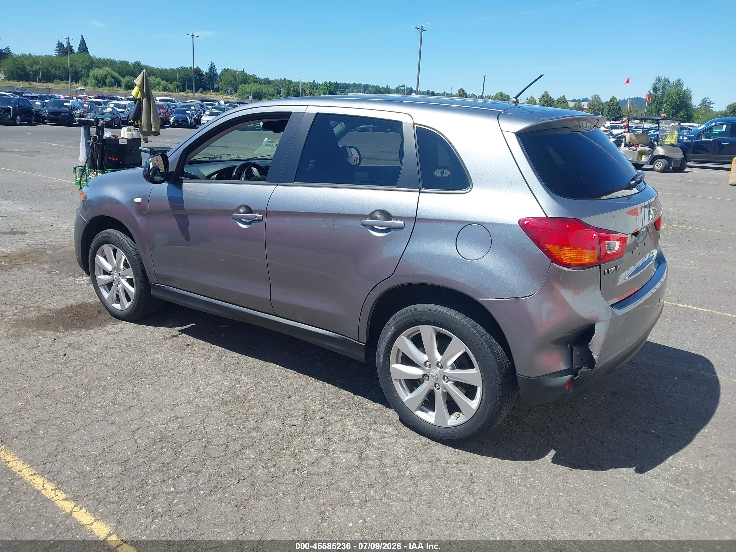 2015 Mitsubishi Outlander Sport Es Silver vin: 4A4AP3AW8FE045227