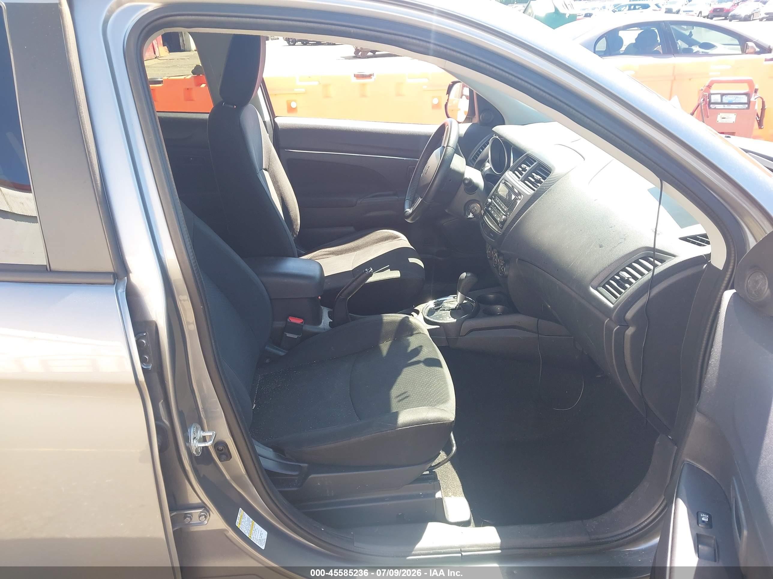 2015 Mitsubishi Outlander Sport Es Silver vin: 4A4AP3AW8FE045227