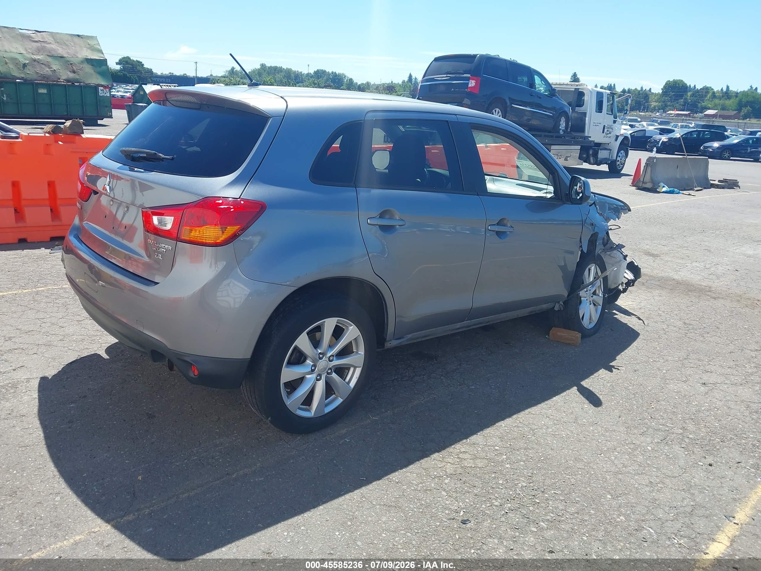 2015 Mitsubishi Outlander Sport Es Silver vin: 4A4AP3AW8FE045227