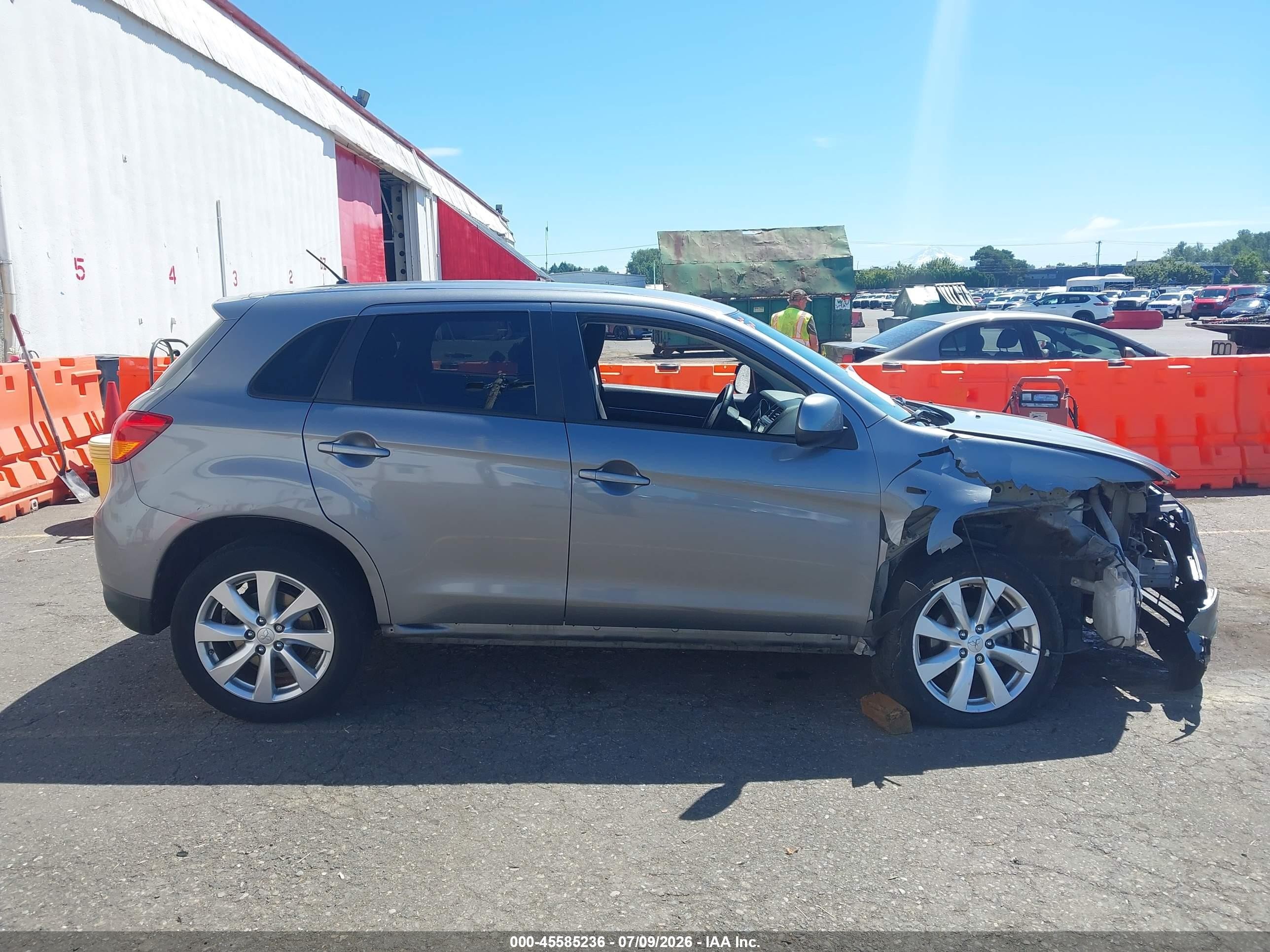2015 Mitsubishi Outlander Sport Es Silver vin: 4A4AP3AW8FE045227