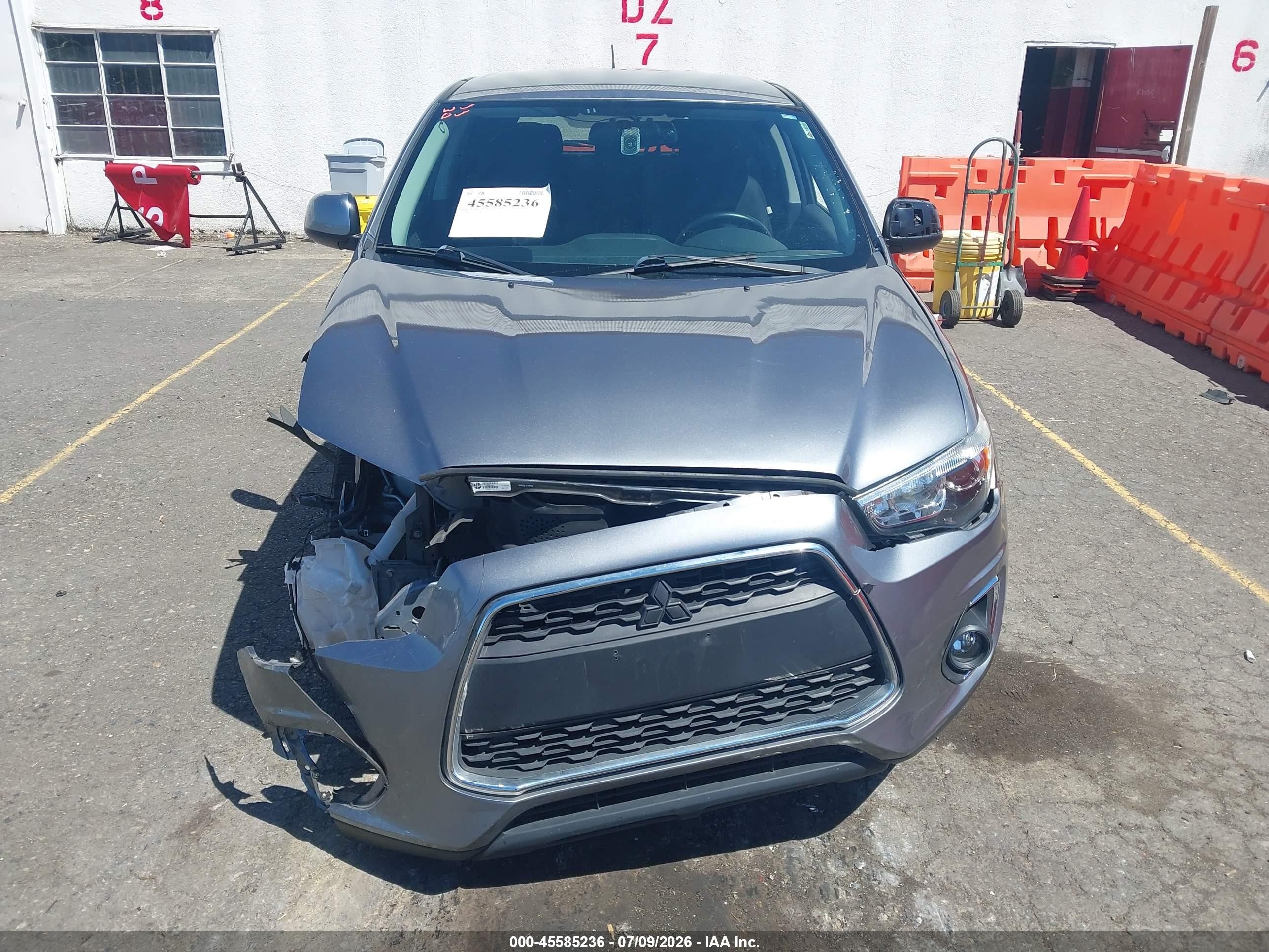 2015 Mitsubishi Outlander Sport Es Silver vin: 4A4AP3AW8FE045227