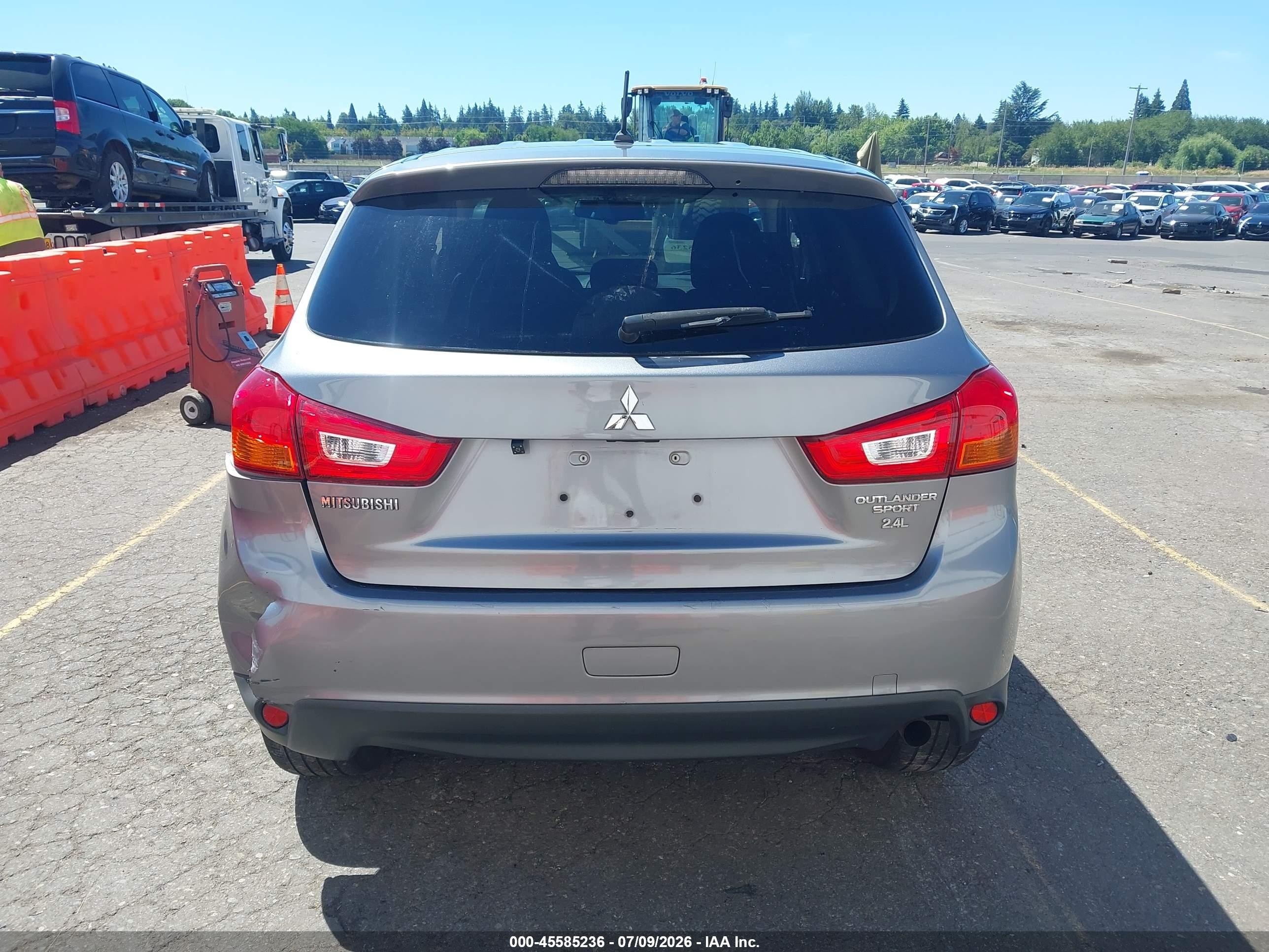2015 Mitsubishi Outlander Sport Es Silver vin: 4A4AP3AW8FE045227