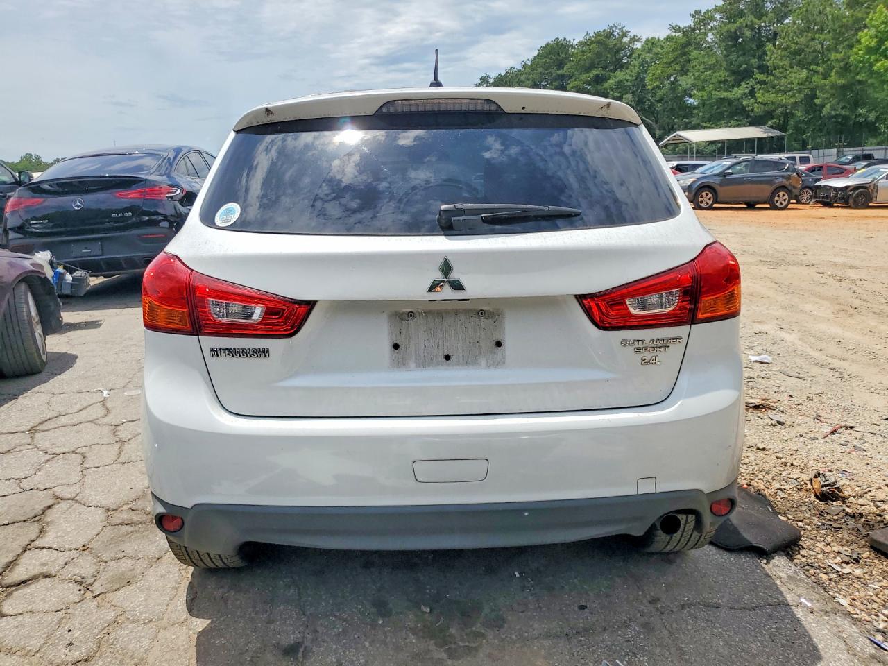 2015 Mitsubishi Outlander Sport Es Белый vin: 4A4AP3AW9FE052851