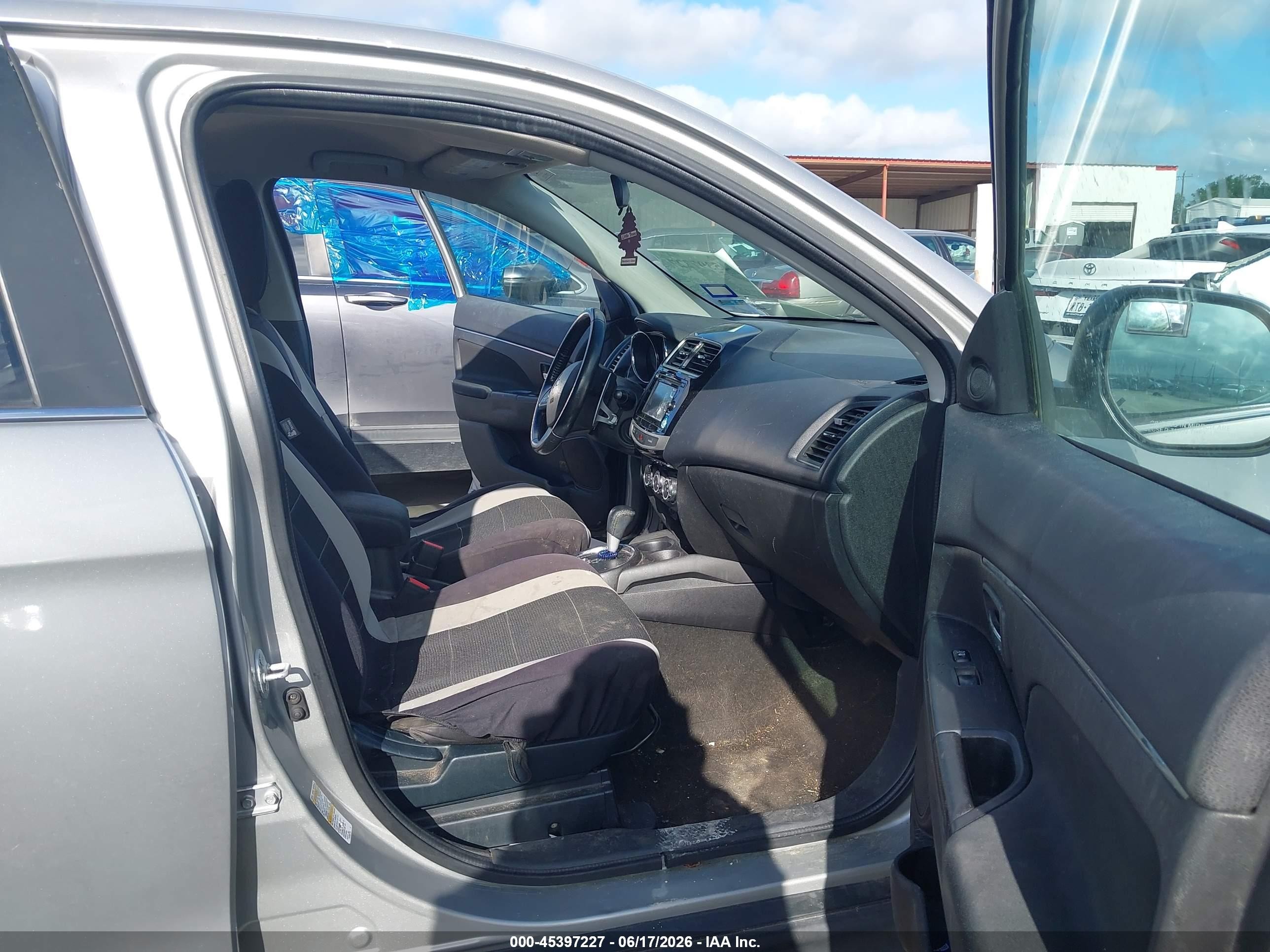 2015 Mitsubishi Outlander Sport Se Серебряный vin: 4A4AP4AU6FE061835