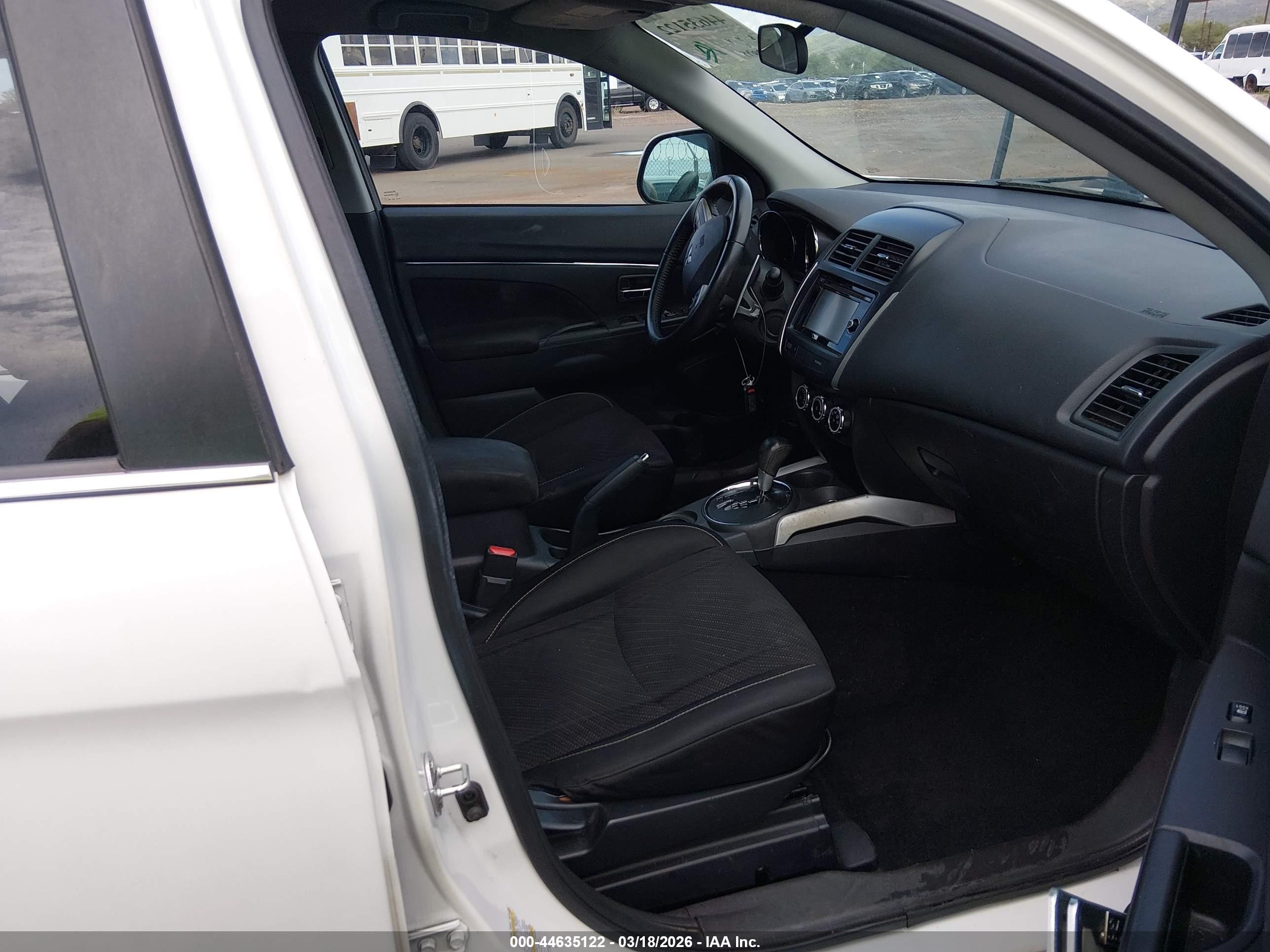 2014 Mitsubishi Outlander Sport Se White vin: 4A4AP4AU9EE020209