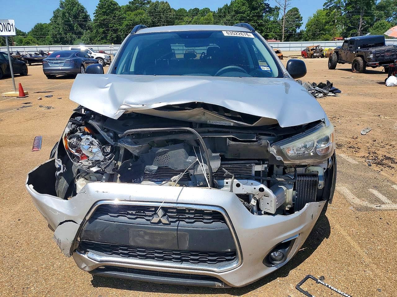 2013 Mitsubishi Outlander Sport Le Silver vin: 4A4AP5AU8DE023820