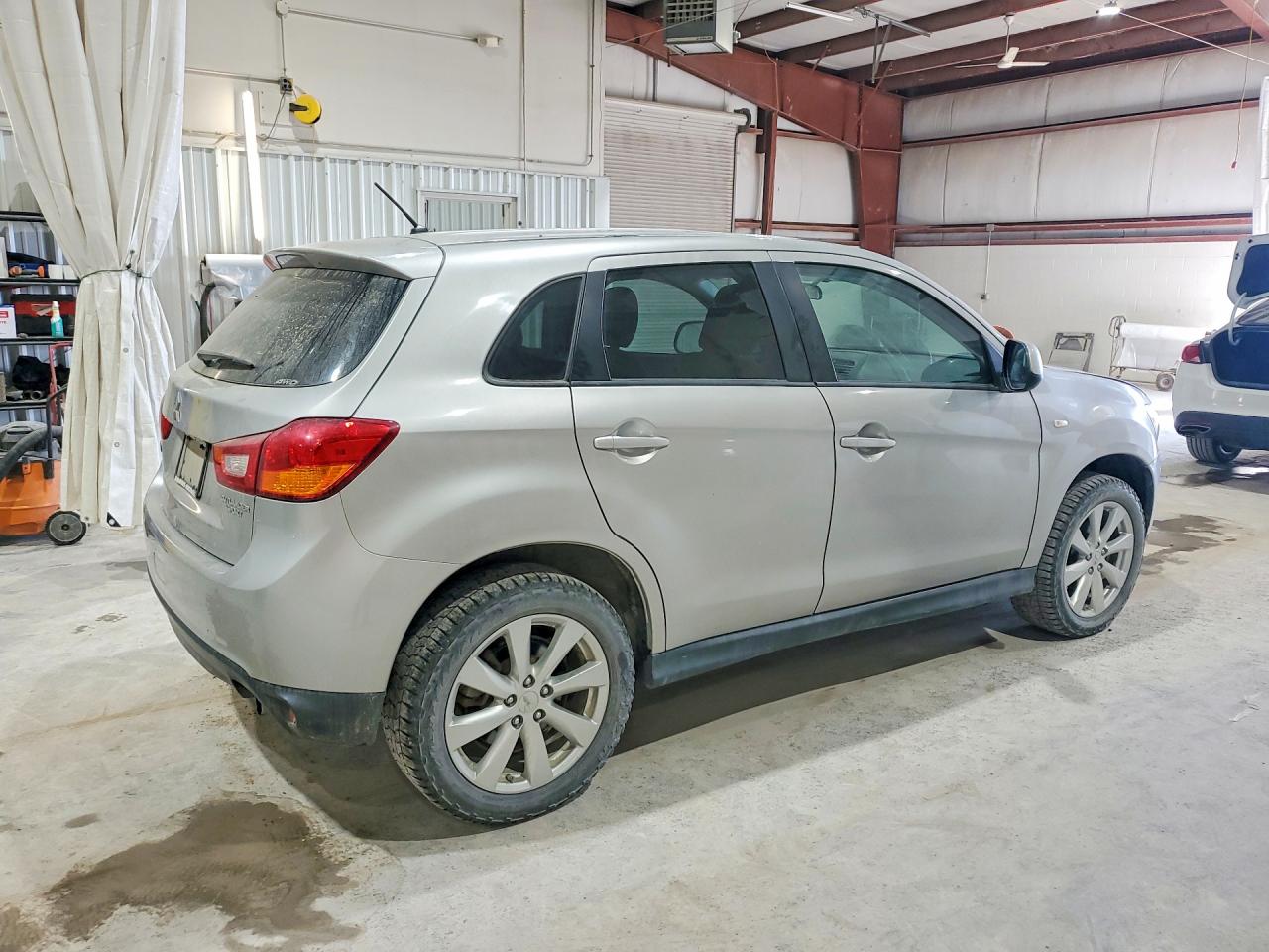 2015 Mitsubishi Outlander Sport Es Silver vin: 4A4AR3AU0FE060295