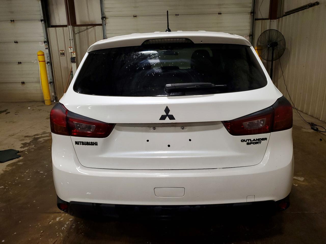 2015 Mitsubishi Outlander Sport Es White vin: 4A4AR3AU1FE042646