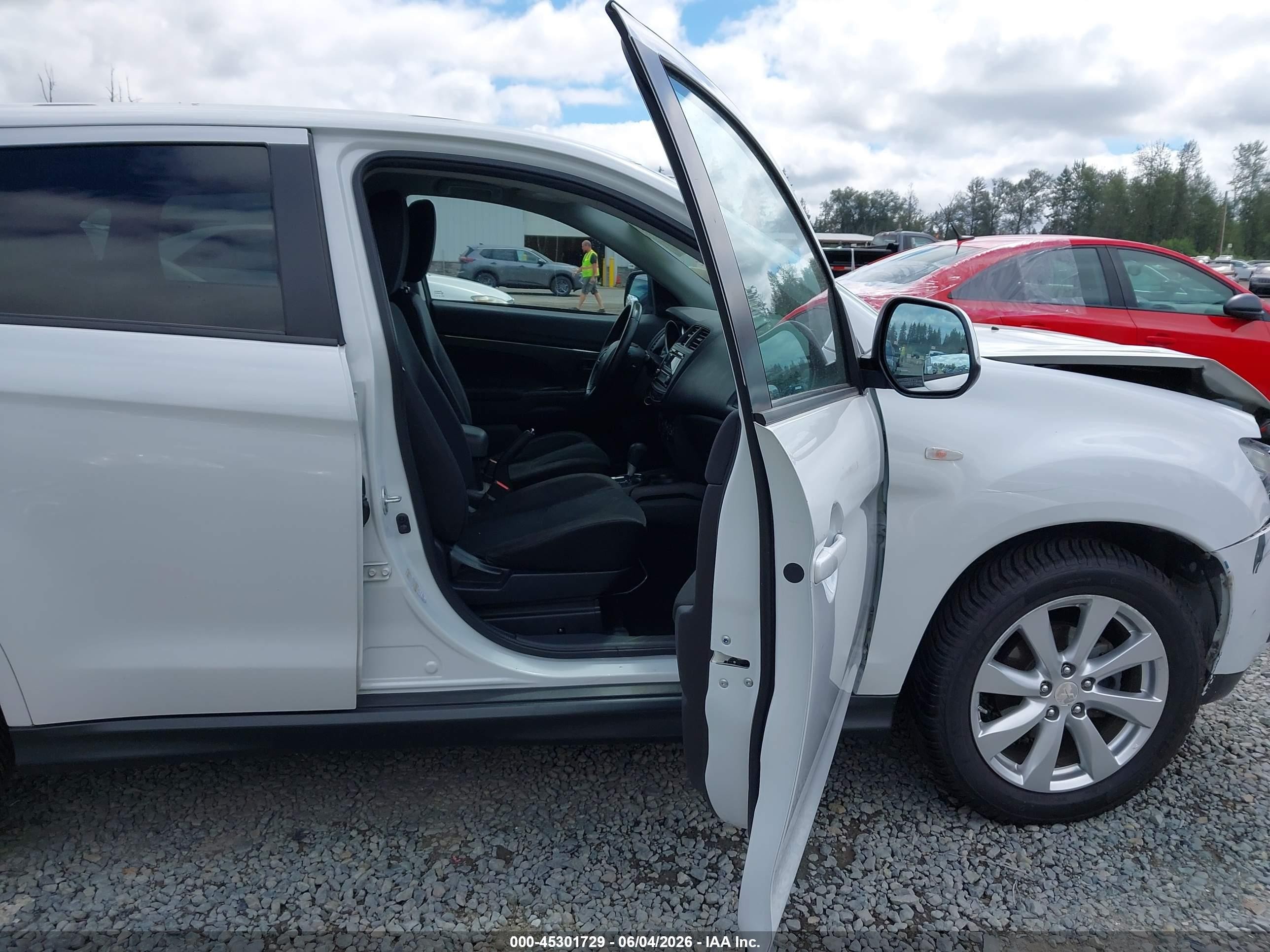2015 Mitsubishi Outlander Sport Es White vin: 4A4AR3AU3FE015903