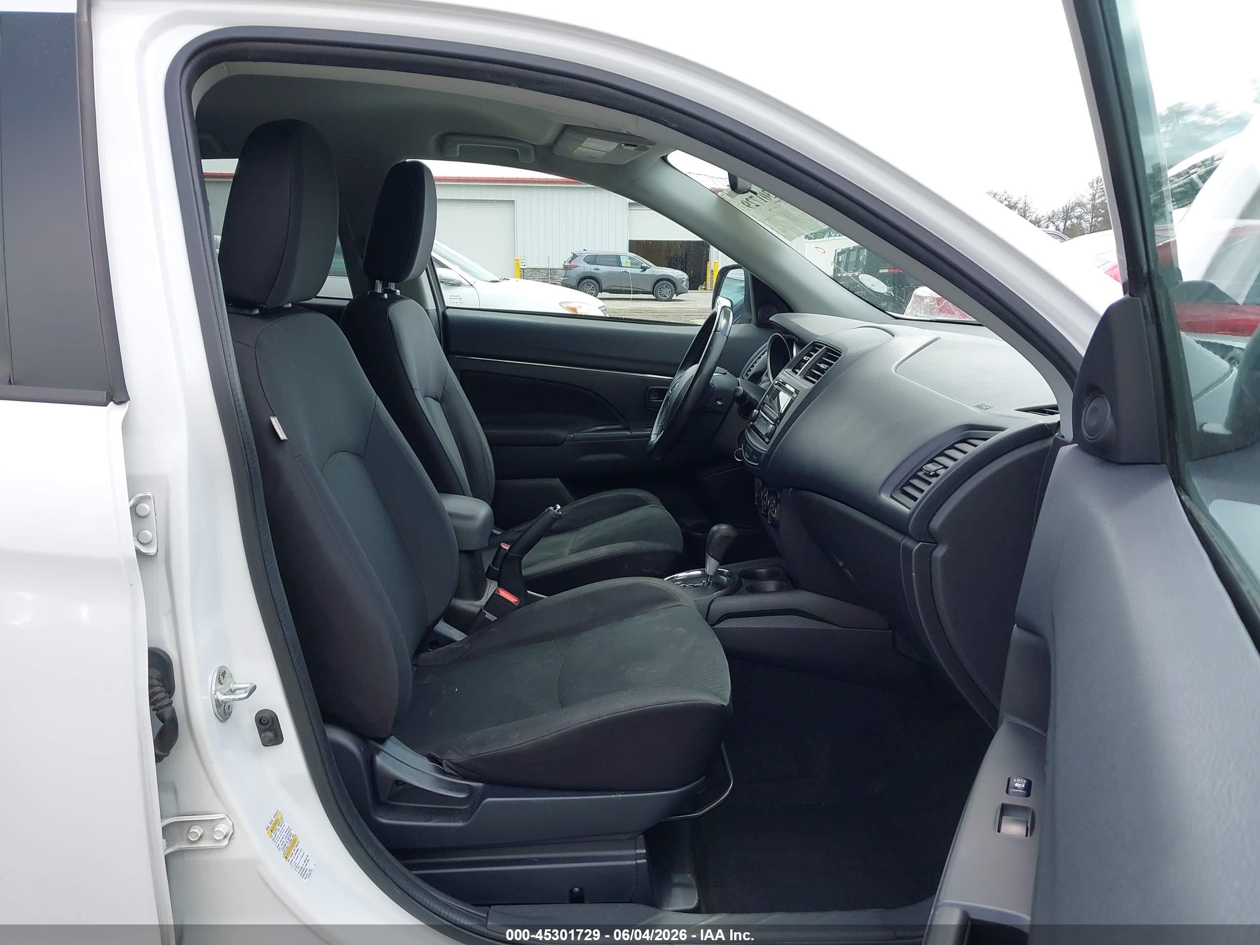 2015 Mitsubishi Outlander Sport Es White vin: 4A4AR3AU3FE015903