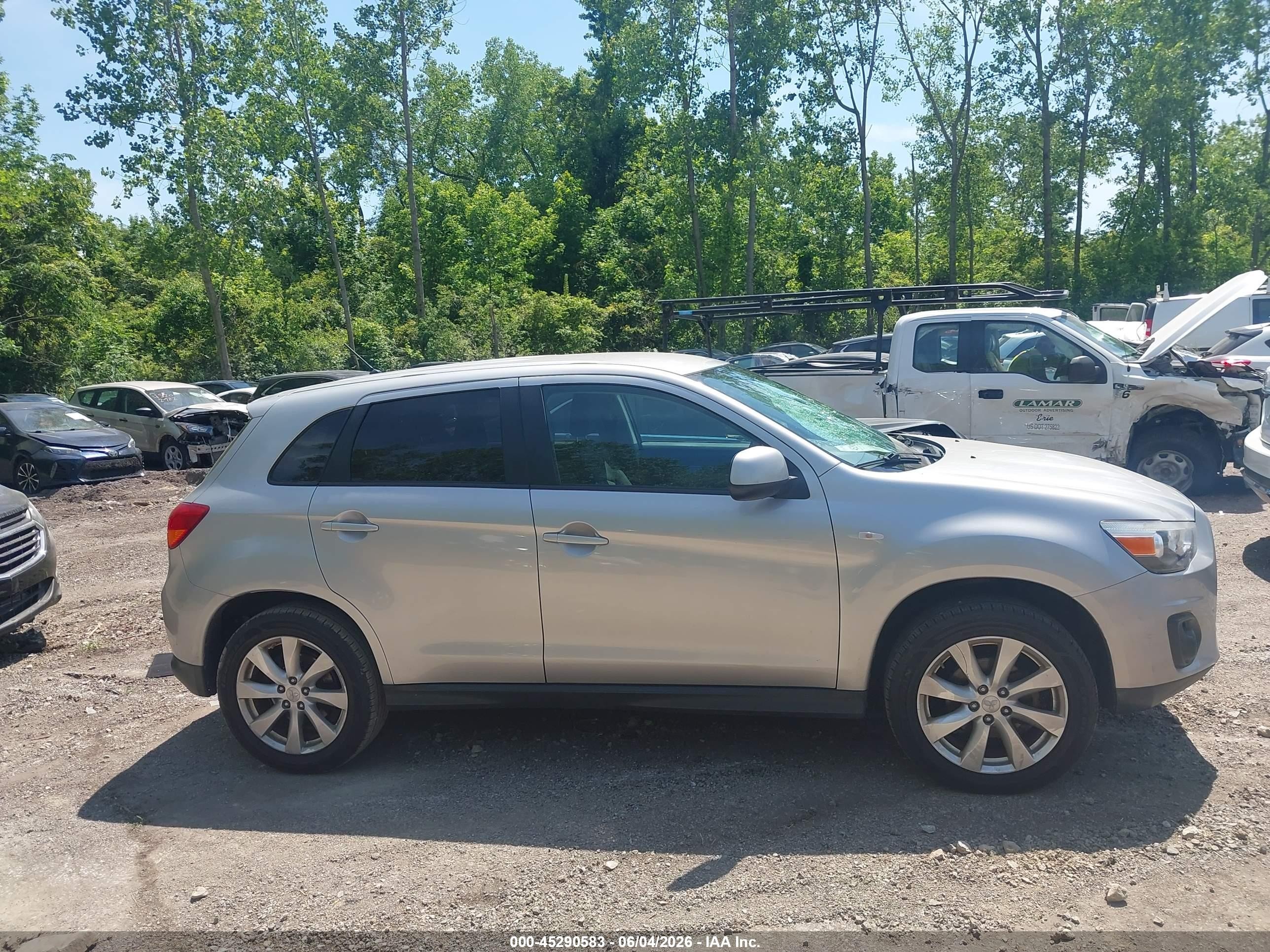 2015 Mitsubishi Outlander Sport Es Серебряный vin: 4A4AR3AU3FE016534