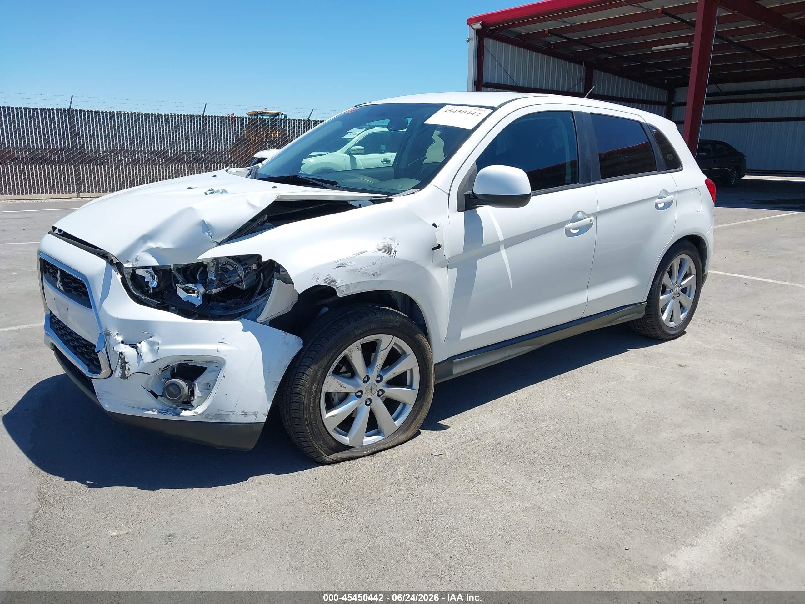 2015 Mitsubishi Outlander Sport Es Белый vin: 4A4AR3AU3FE040879