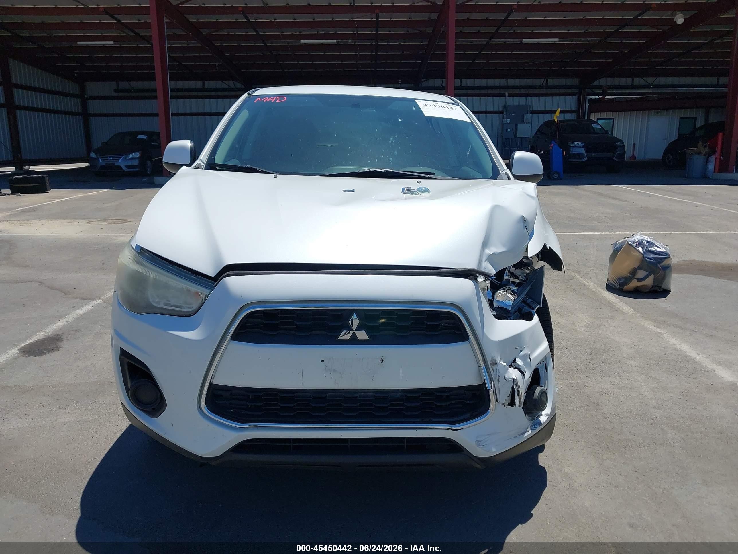 2015 Mitsubishi Outlander Sport Es Белый vin: 4A4AR3AU3FE040879