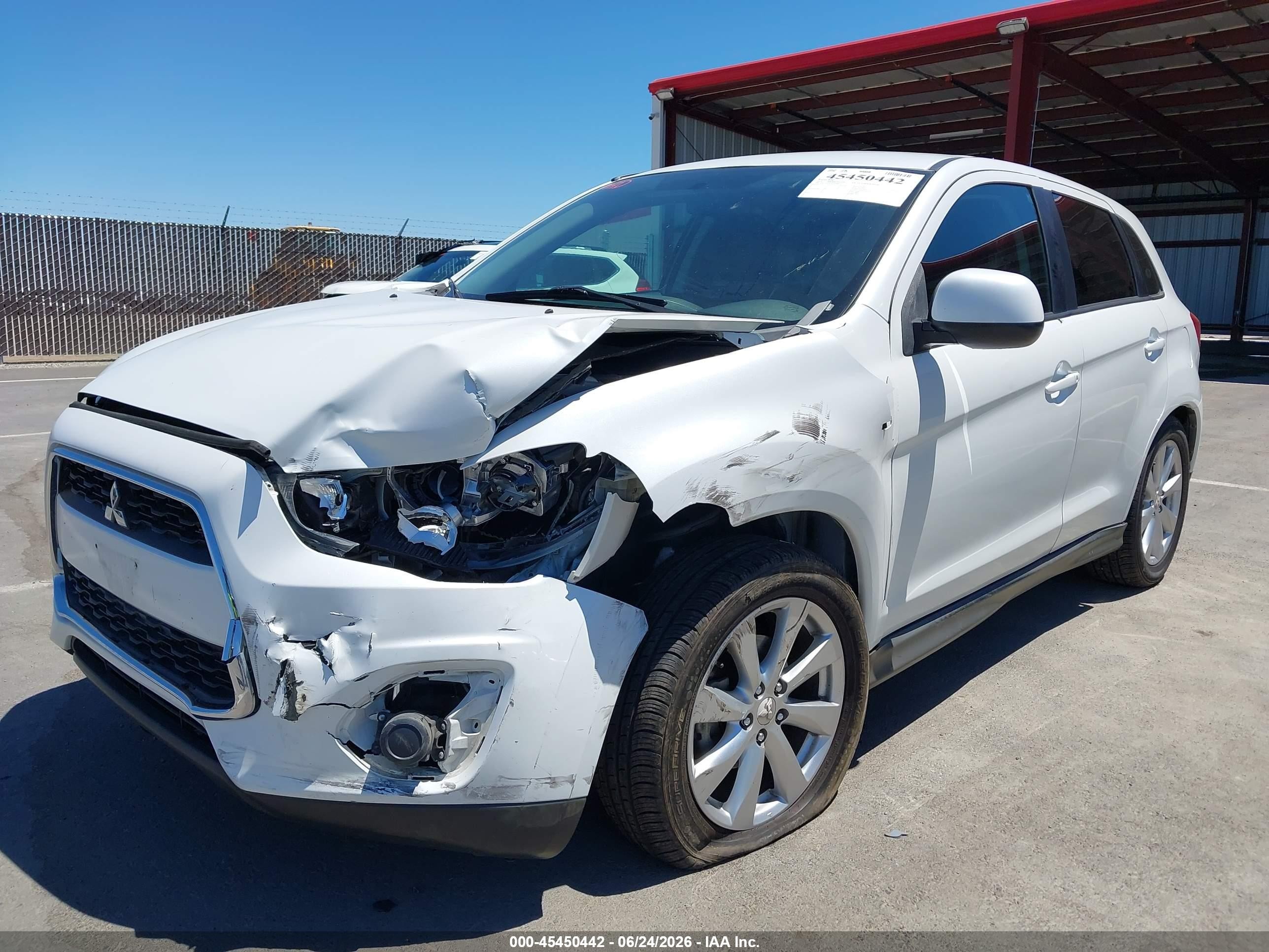 2015 Mitsubishi Outlander Sport Es Белый vin: 4A4AR3AU3FE040879