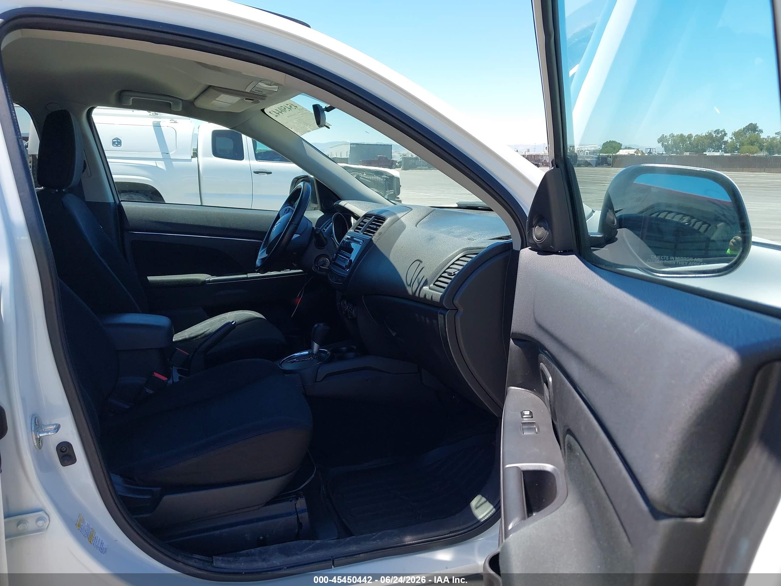 2015 Mitsubishi Outlander Sport Es Белый vin: 4A4AR3AU3FE040879