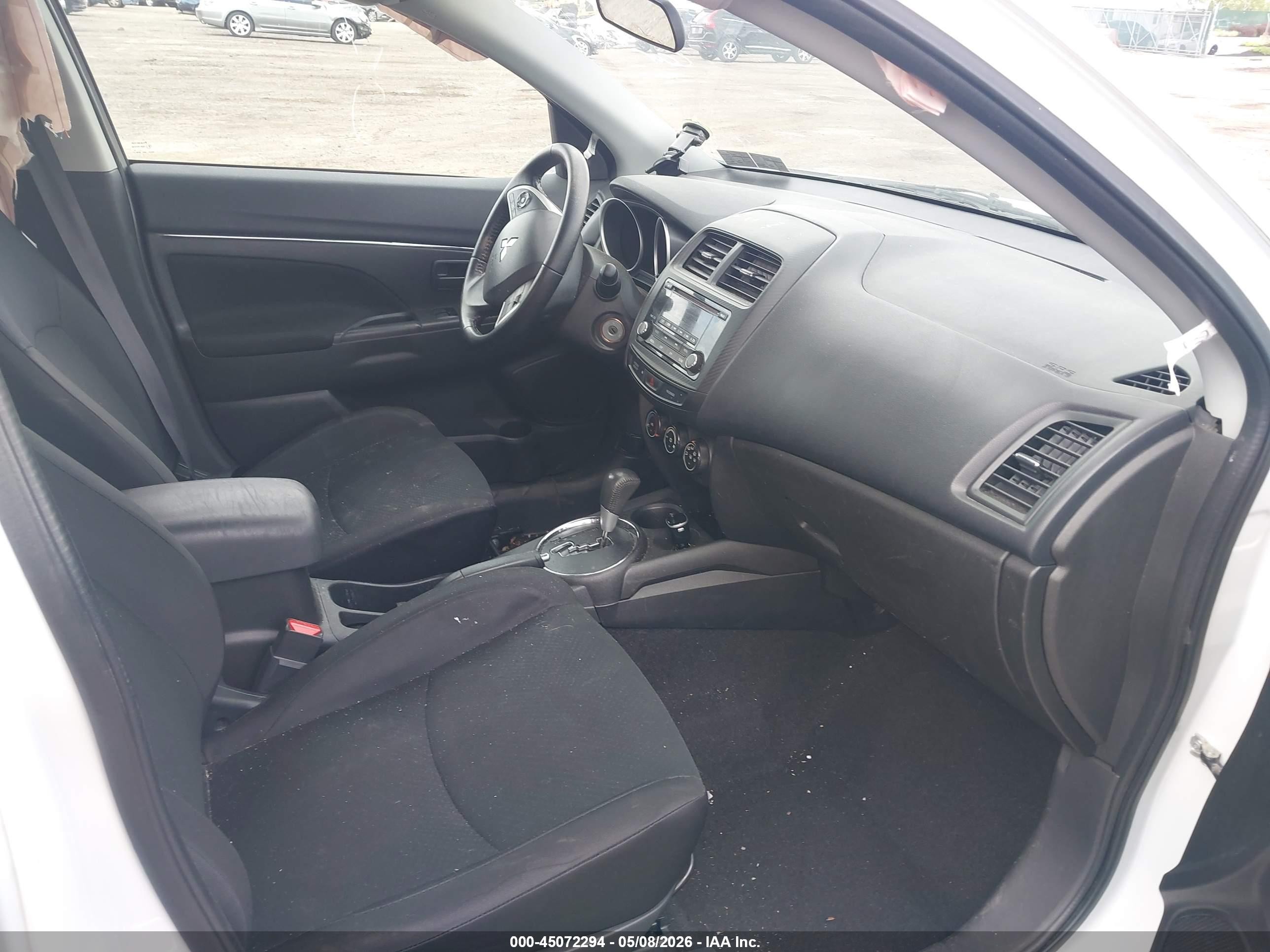 2015 Mitsubishi Outlander Sport Es Белый vin: 4A4AR3AU4FE013917