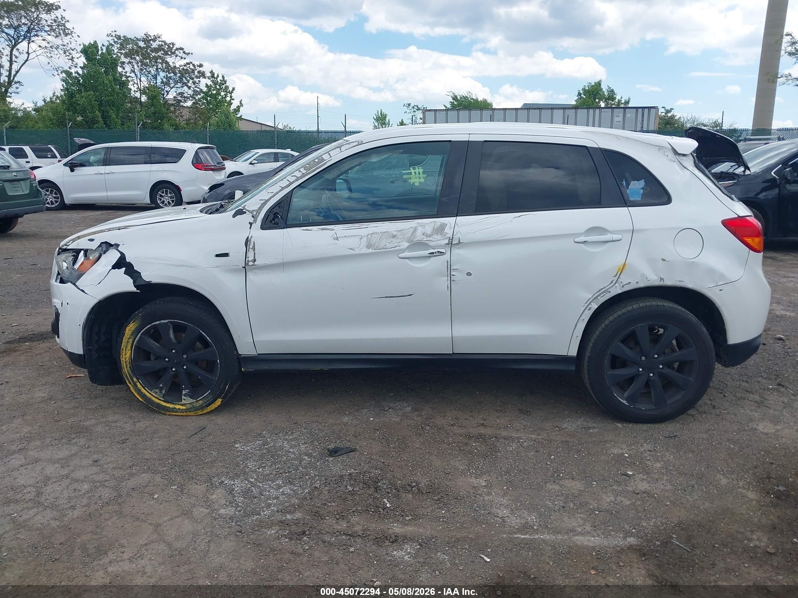 2015 Mitsubishi Outlander Sport Es Белый vin: 4A4AR3AU4FE013917