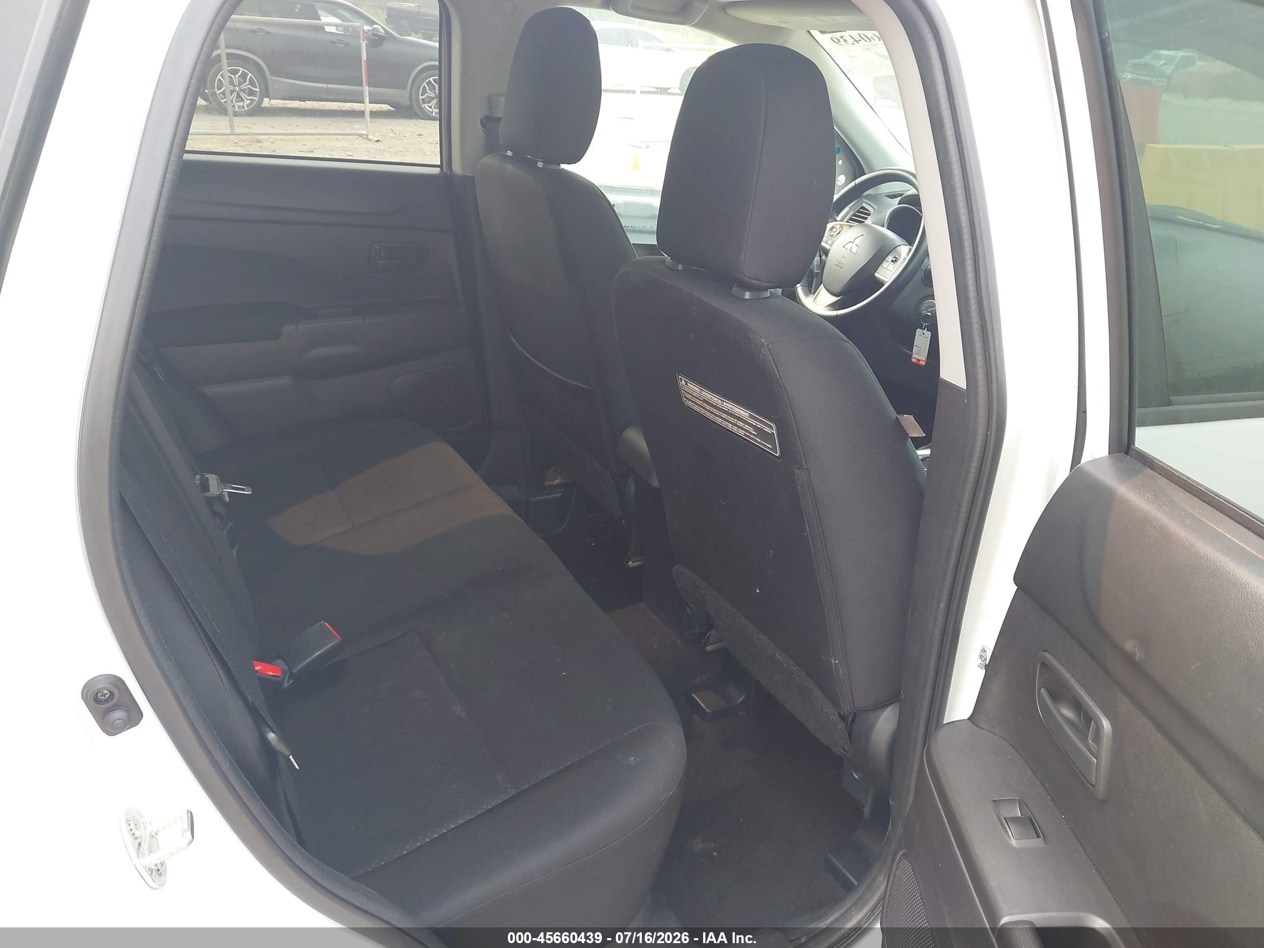 2015 Mitsubishi Outlander Sport Es White vin: 4A4AR3AU4FE060820