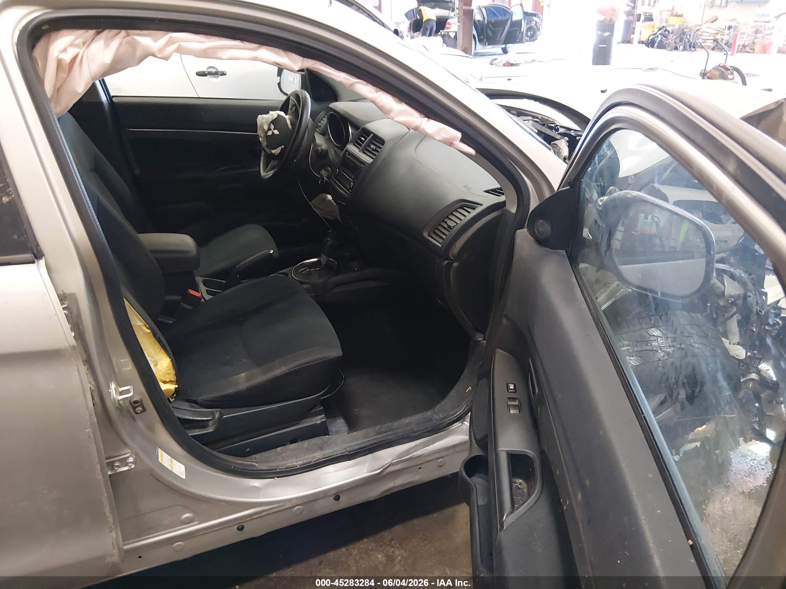 2015 Mitsubishi Outlander Sport Es Silver vin: 4A4AR3AU4FE062003
