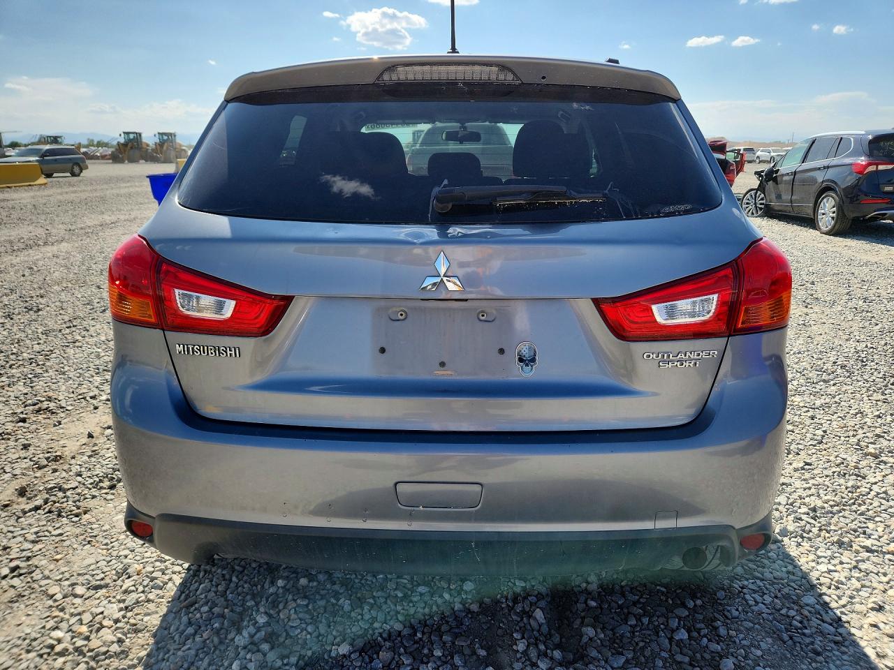2015 Mitsubishi Outlander Sport Es Silver vin: 4A4AR3AU5FE040043