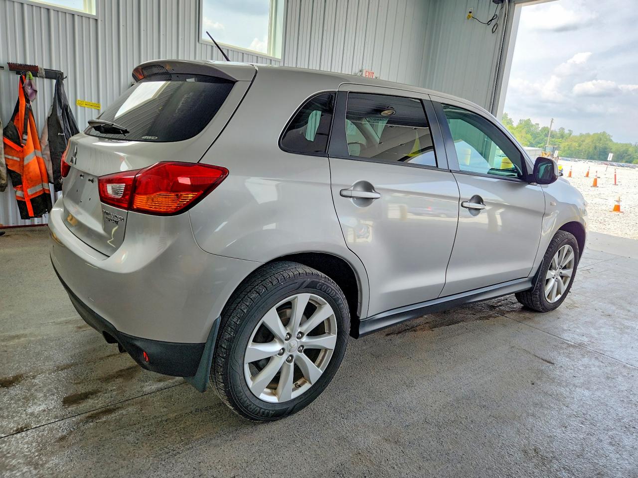 2015 Mitsubishi Outlander Sport Es Silver vin: 4A4AR3AU6FE011005