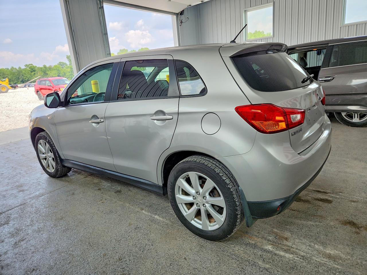 2015 Mitsubishi Outlander Sport Es Silver vin: 4A4AR3AU6FE011005