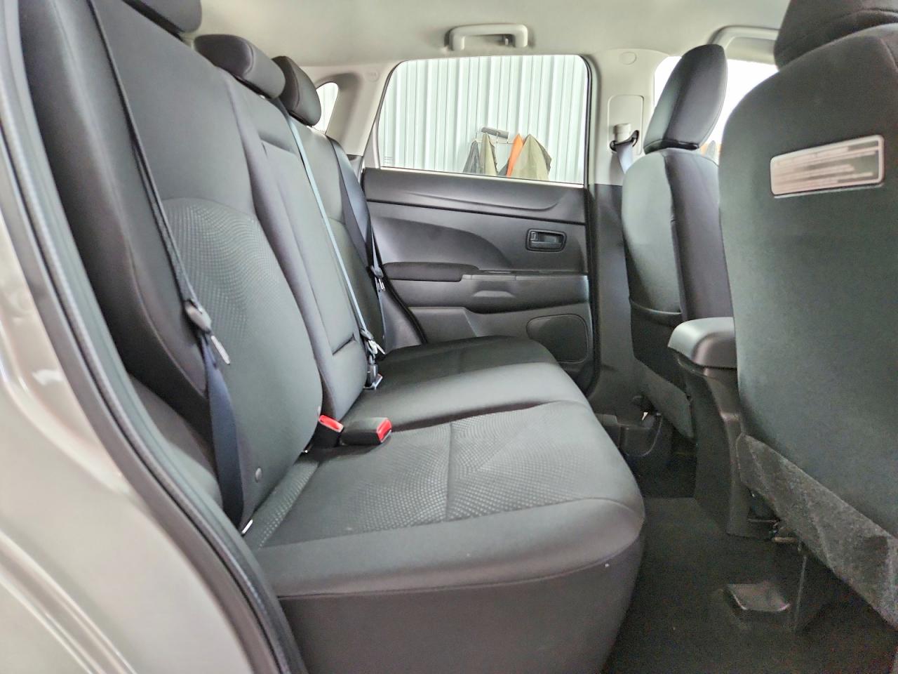 2015 Mitsubishi Outlander Sport Es Silver vin: 4A4AR3AU6FE011005