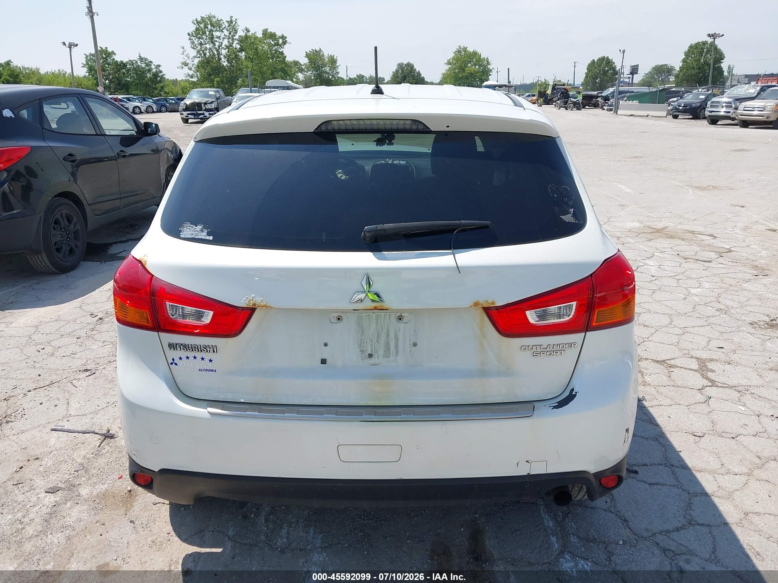 2015 Mitsubishi Outlander Sport Es White vin: 4A4AR3AU6FE026054