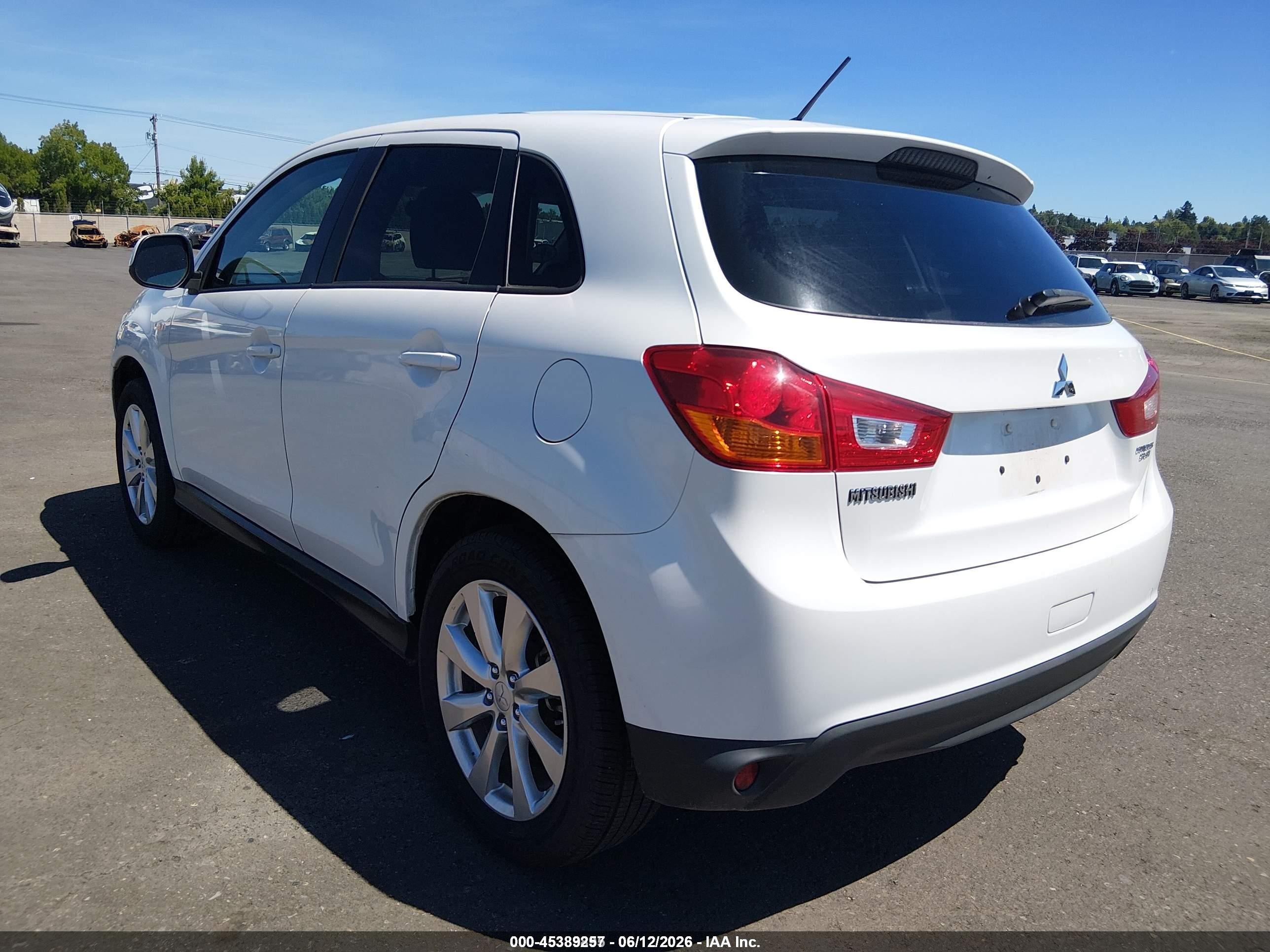 2015 Mitsubishi Outlander Sport Es White vin: 4A4AR3AU6FE044442