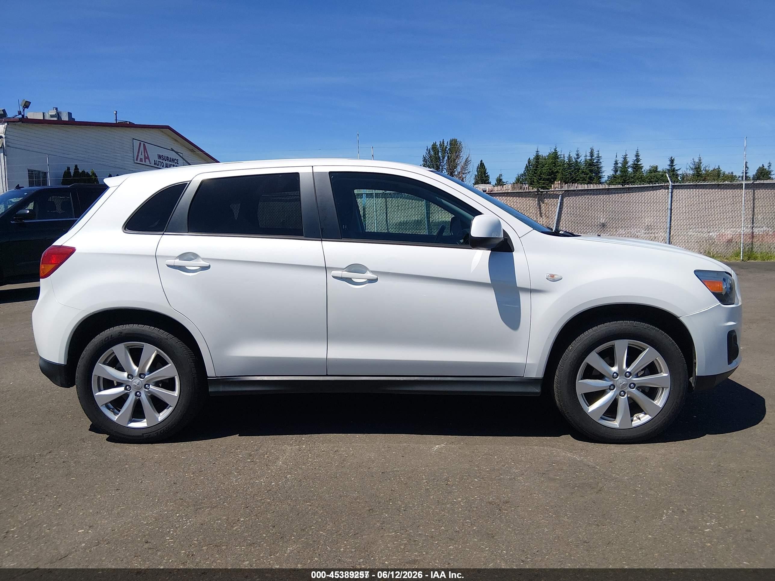 2015 Mitsubishi Outlander Sport Es White vin: 4A4AR3AU6FE044442