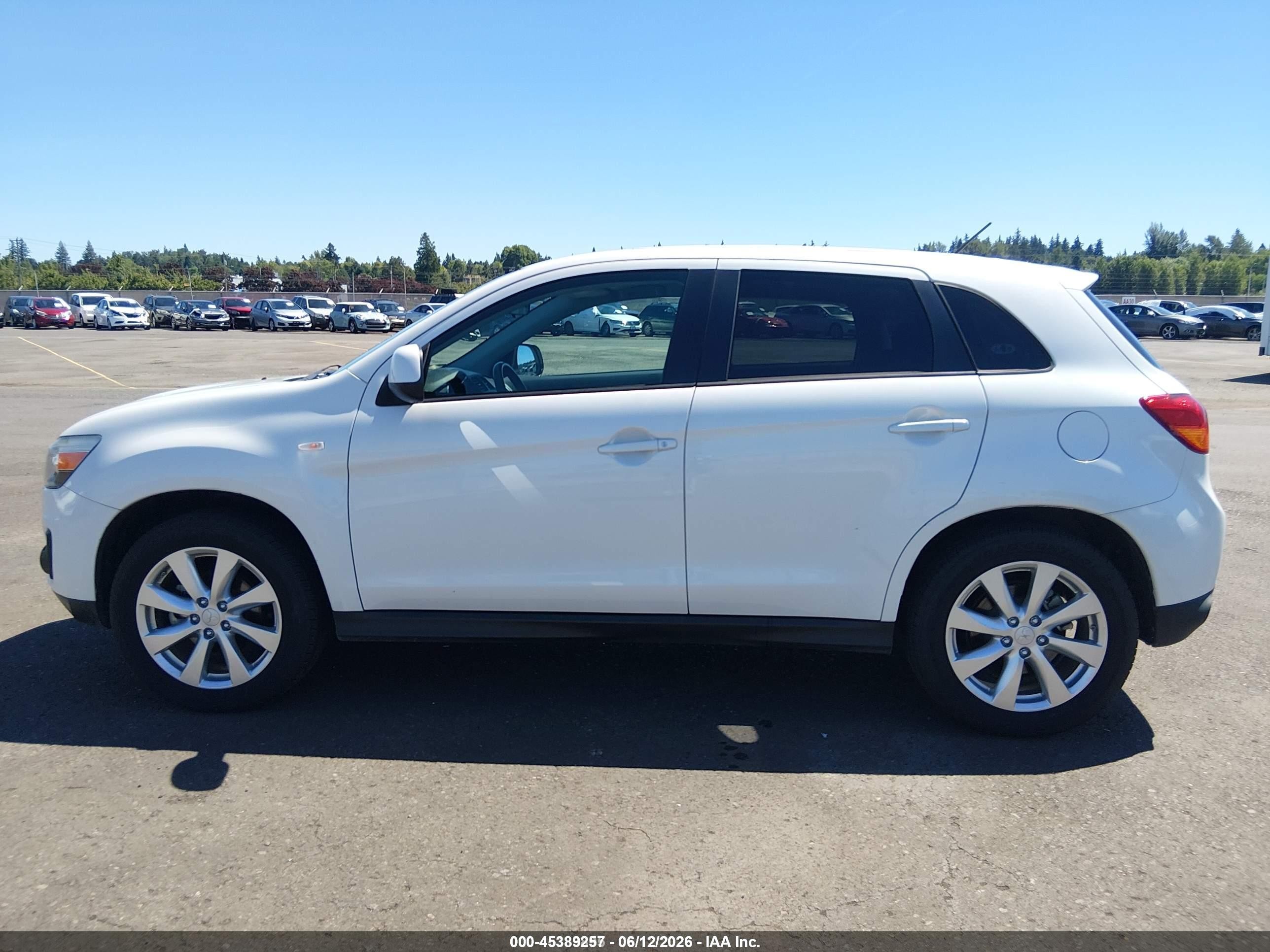 2015 Mitsubishi Outlander Sport Es White vin: 4A4AR3AU6FE044442