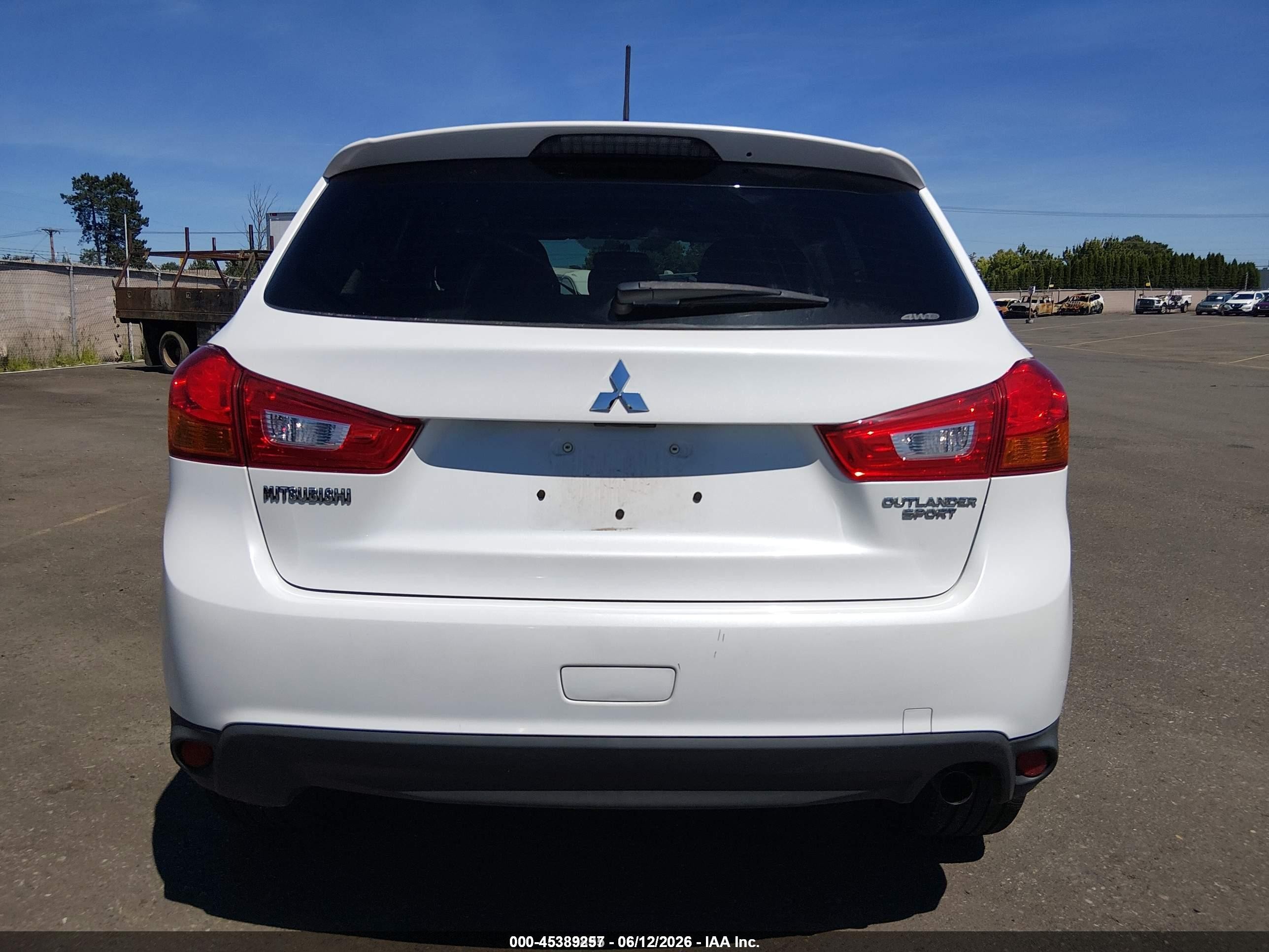 2015 Mitsubishi Outlander Sport Es White vin: 4A4AR3AU6FE044442