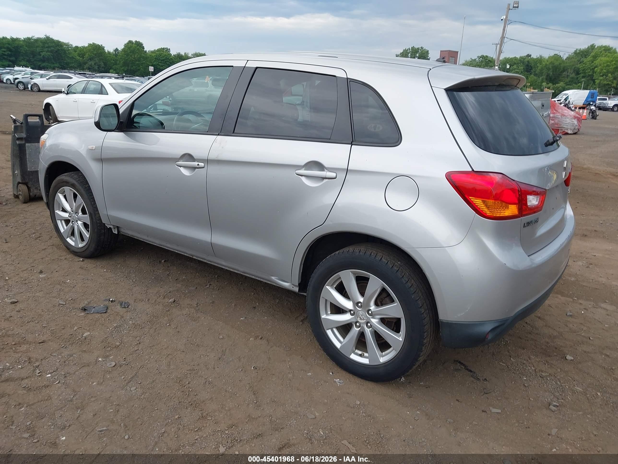 2015 Mitsubishi Outlander Sport Es Silver vin: 4A4AR3AU7FE033272