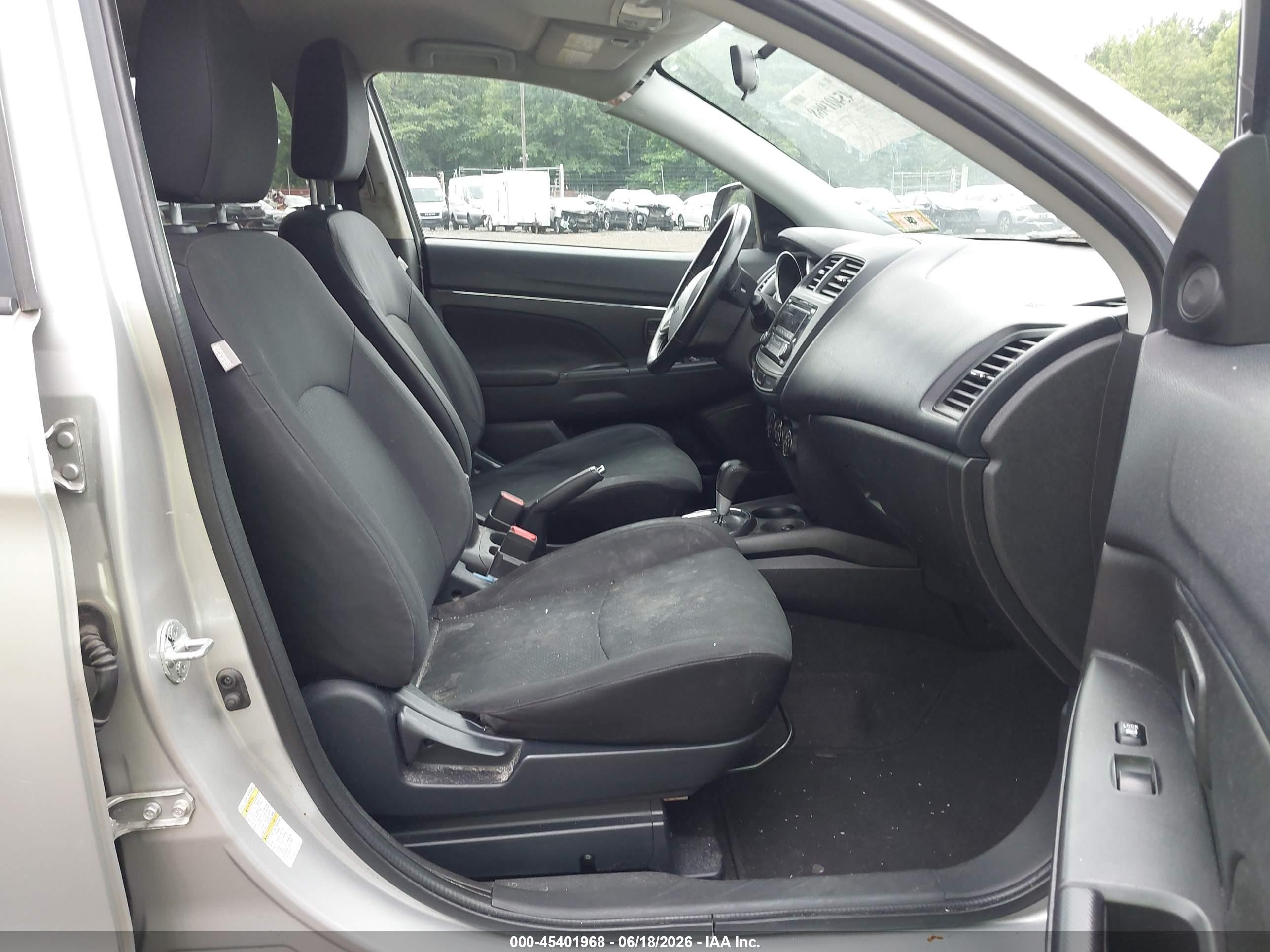2015 Mitsubishi Outlander Sport Es Silver vin: 4A4AR3AU7FE033272