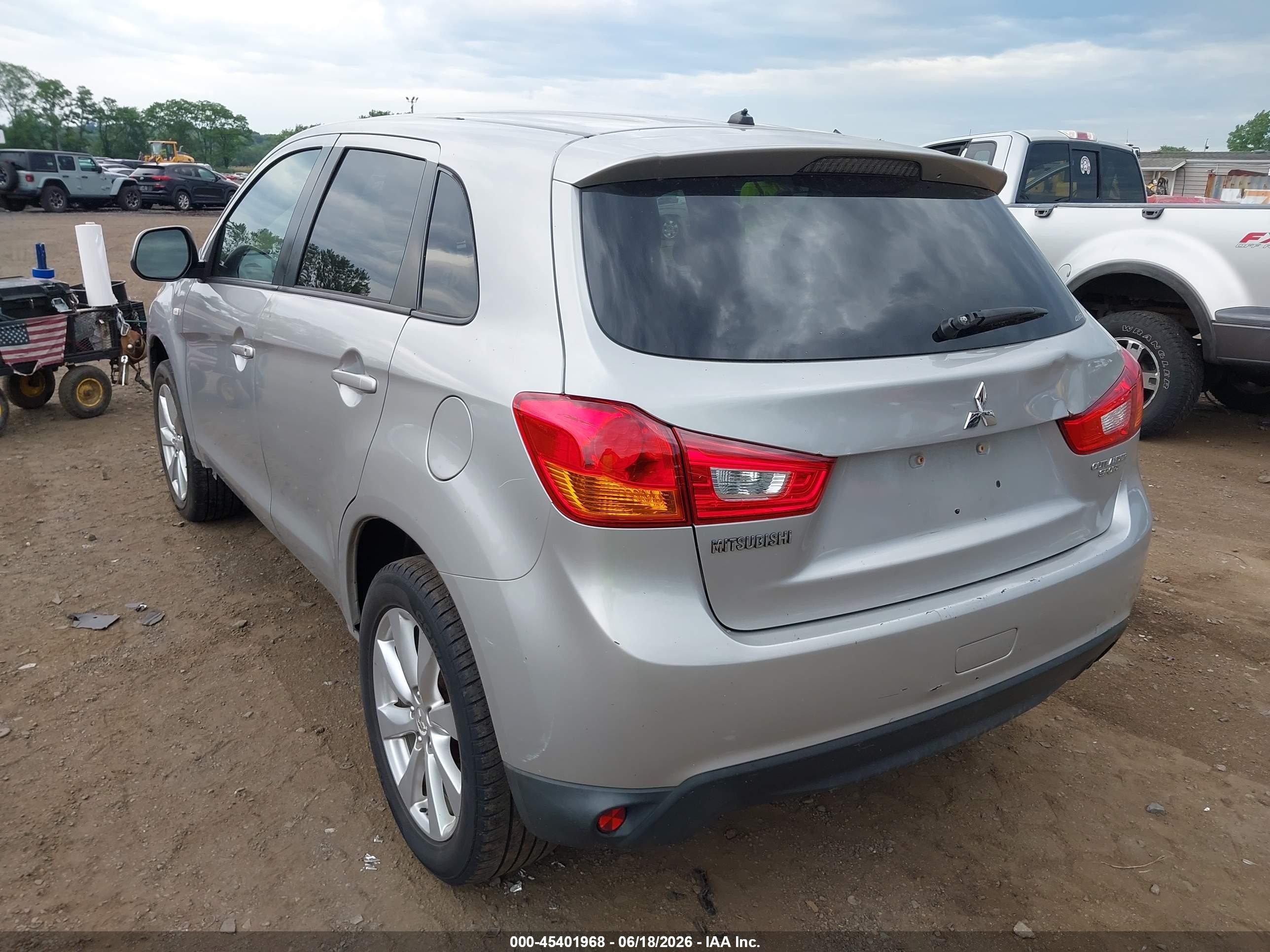 2015 Mitsubishi Outlander Sport Es Silver vin: 4A4AR3AU7FE033272