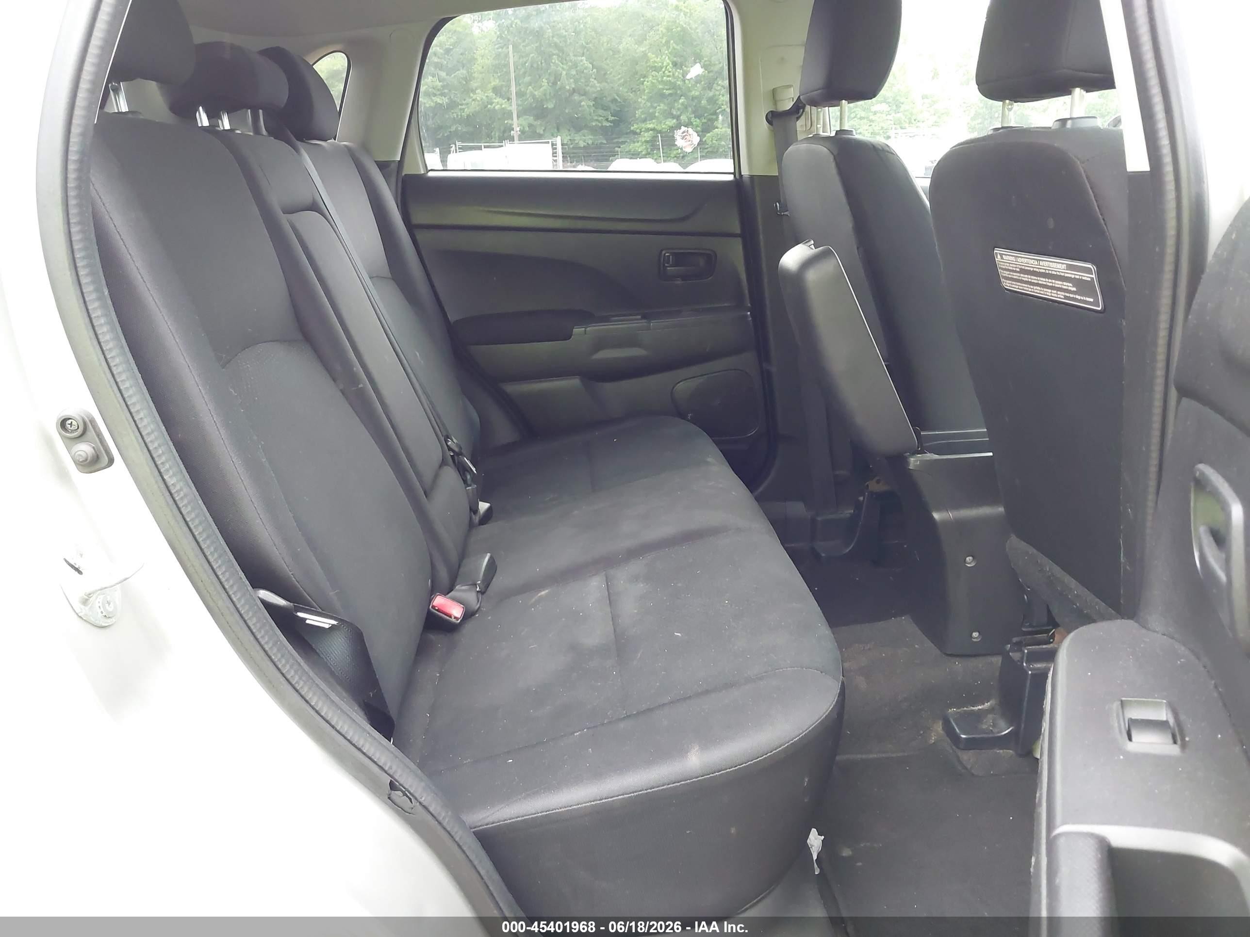 2015 Mitsubishi Outlander Sport Es Silver vin: 4A4AR3AU7FE033272