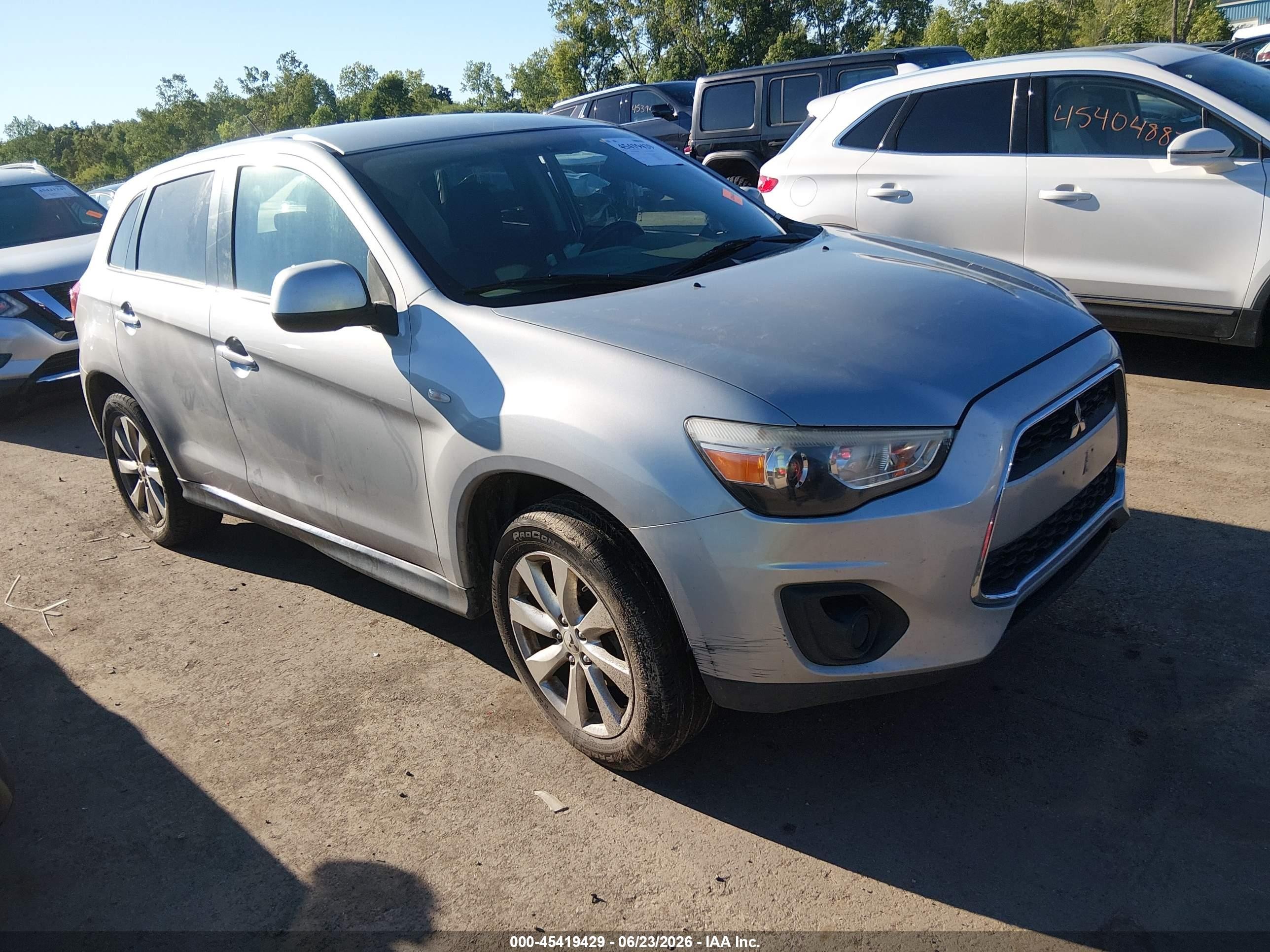 2015 Mitsubishi Outlander Sport Es Silver vin: 4A4AR3AU7FE047477