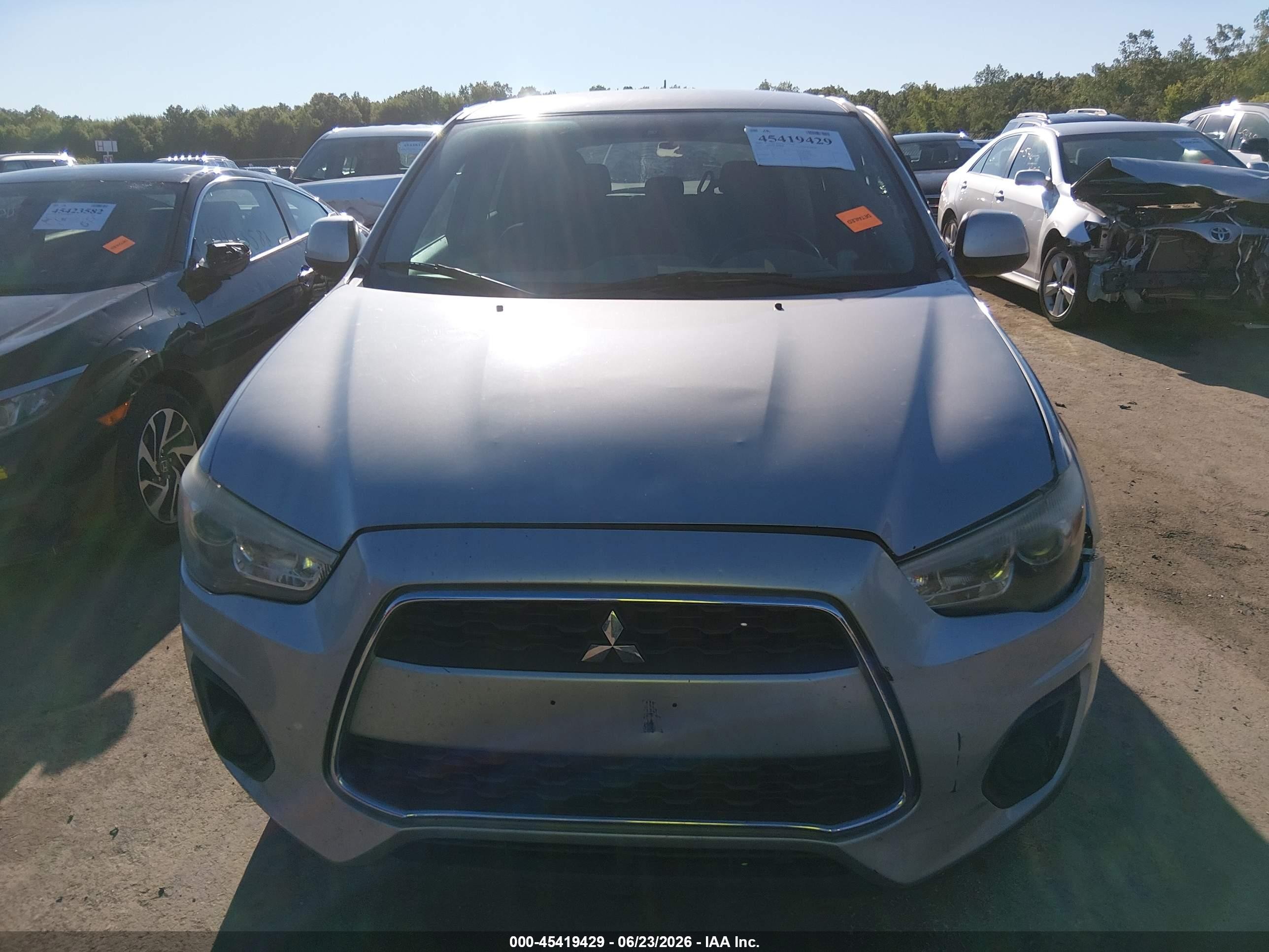 2015 Mitsubishi Outlander Sport Es Silver vin: 4A4AR3AU7FE047477