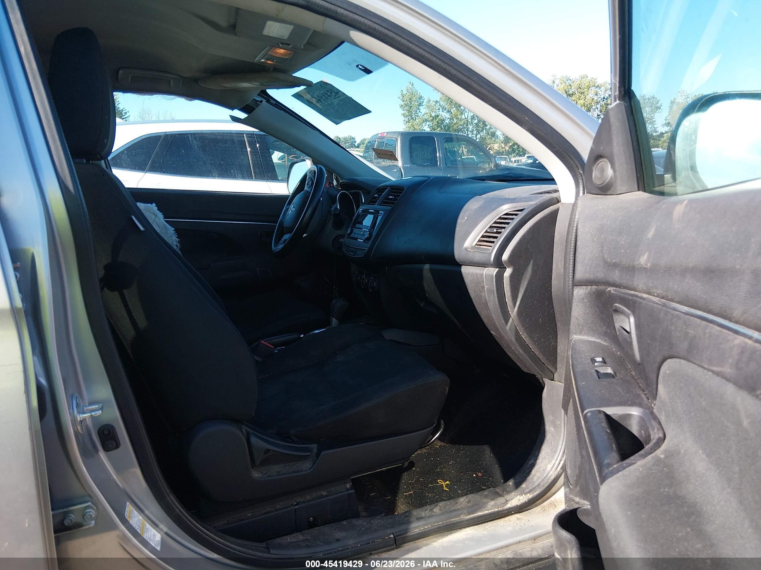 2015 Mitsubishi Outlander Sport Es Silver vin: 4A4AR3AU7FE047477