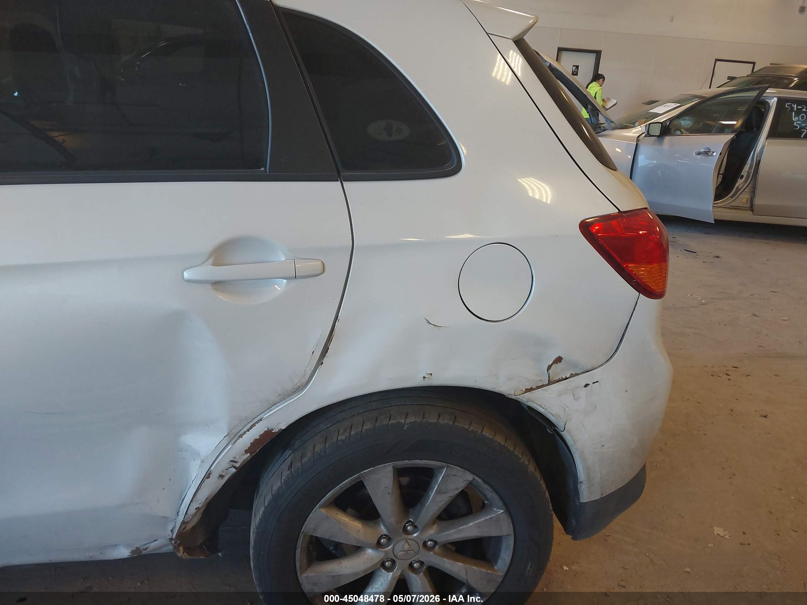 2014 Mitsubishi Outlander Sport Es White vin: 4A4AR3AU8EE016592