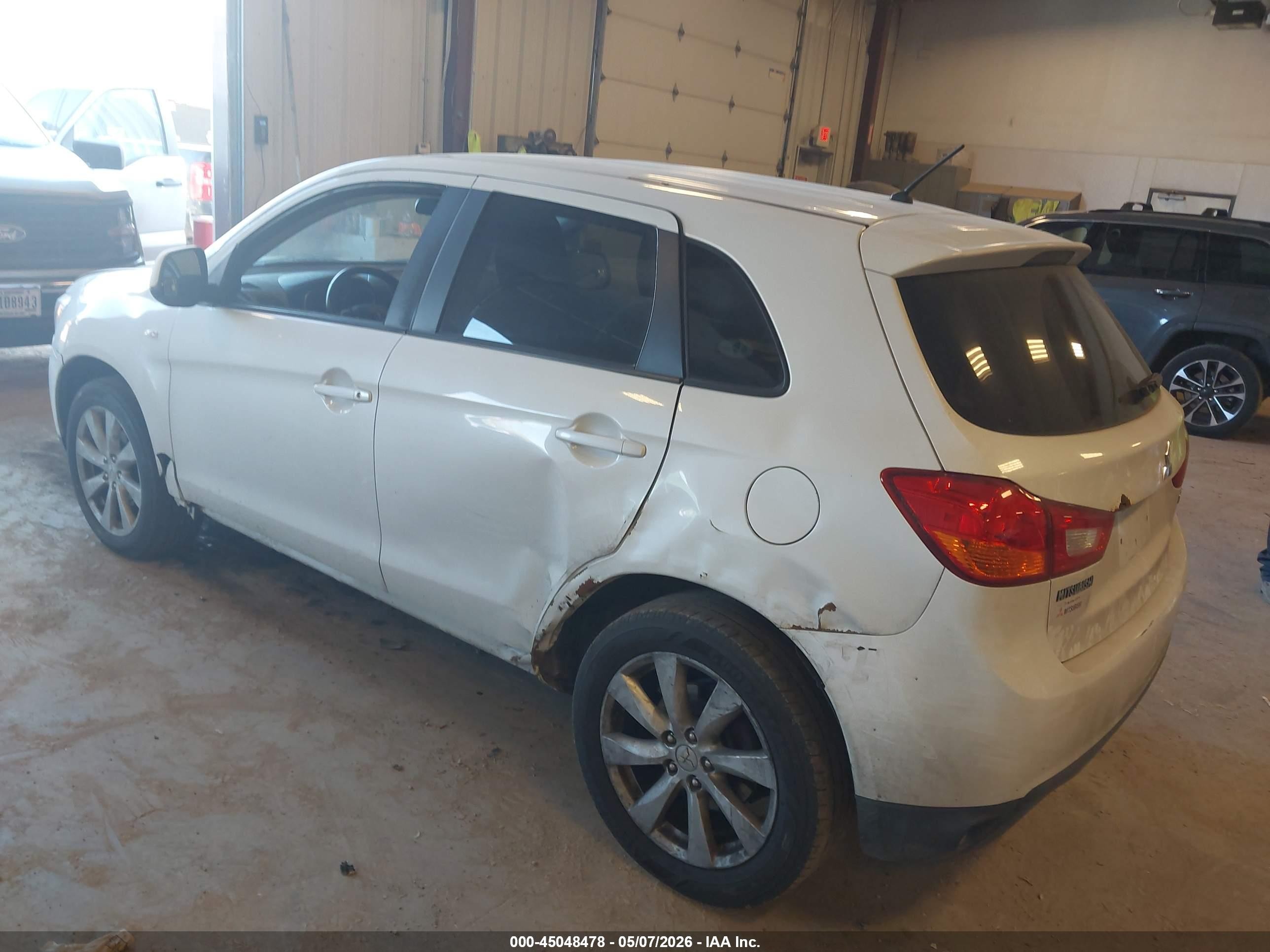 2014 Mitsubishi Outlander Sport Es White vin: 4A4AR3AU8EE016592