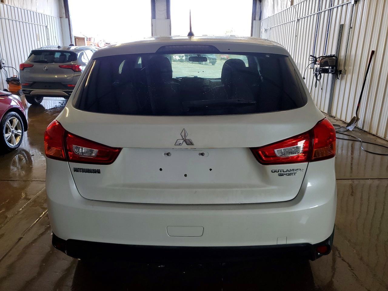 2014 Mitsubishi Outlander Sport Es Белый vin: 4A4AR3AU8EE027169