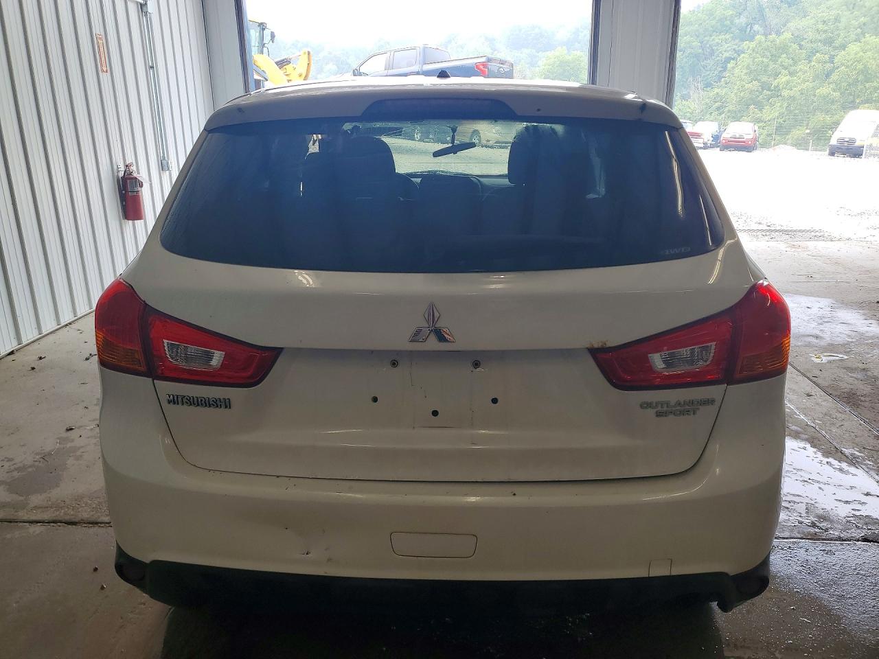2015 Mitsubishi Outlander Sport Es White vin: 4A4AR3AU8FE022555