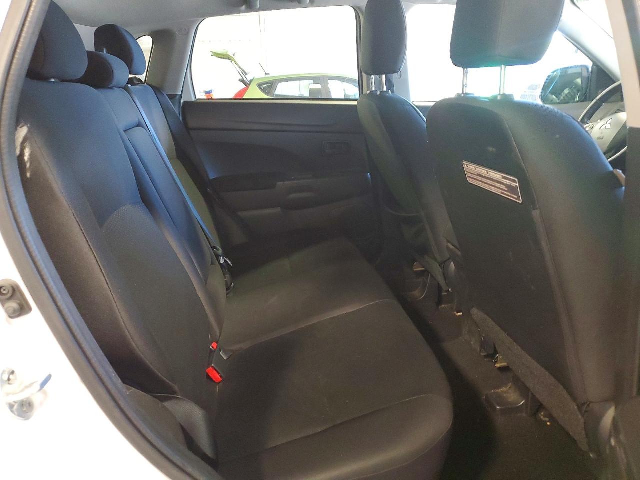 2015 Mitsubishi Outlander Sport Es Белый vin: 4A4AR3AUXFE004591