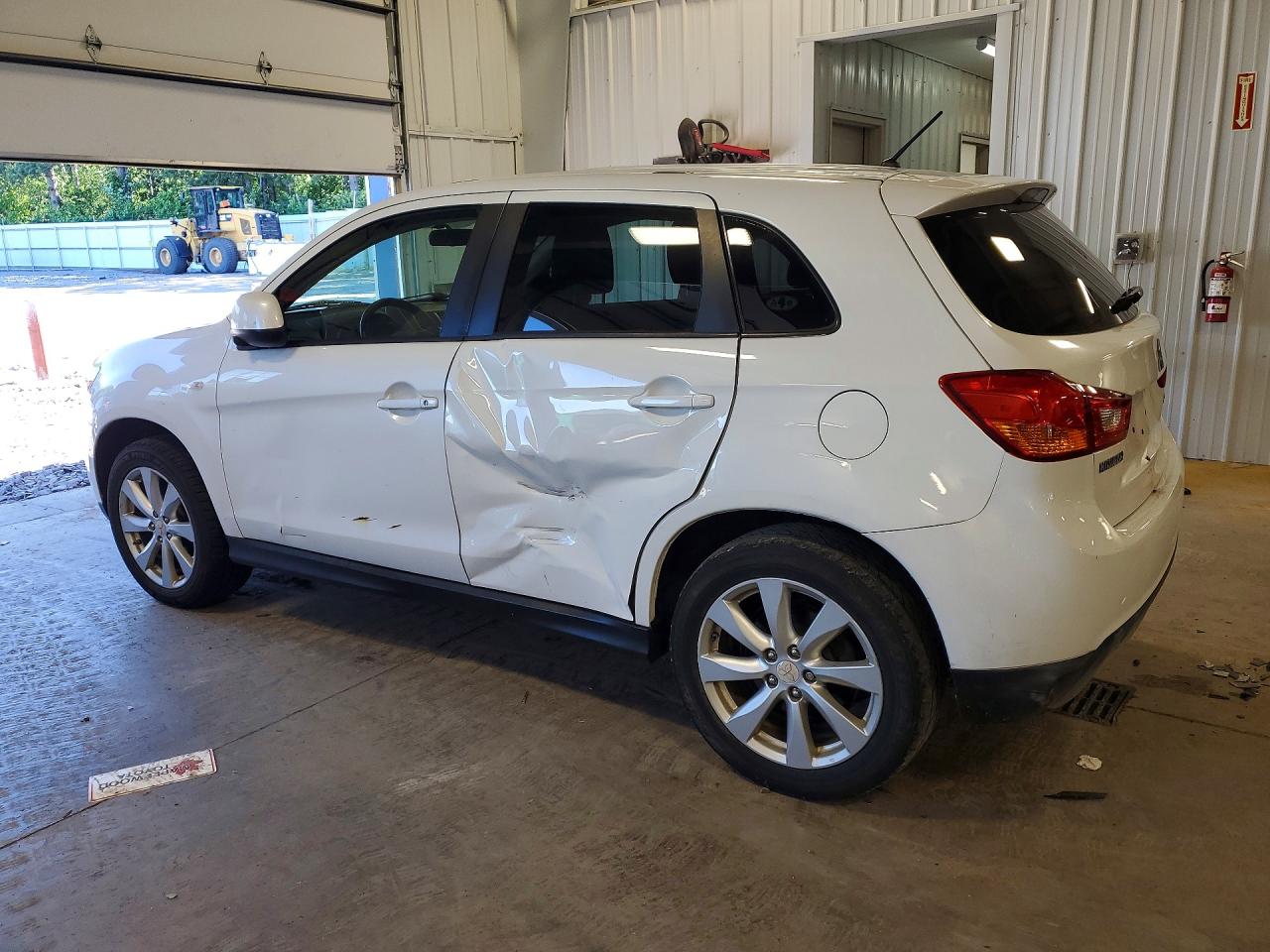 2015 Mitsubishi Outlander Sport Es Белый vin: 4A4AR3AUXFE004591