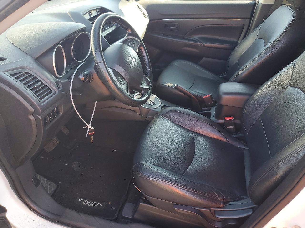 2015 Mitsubishi Outlander Sport Es White vin: 4A4AR3AW1FE059206