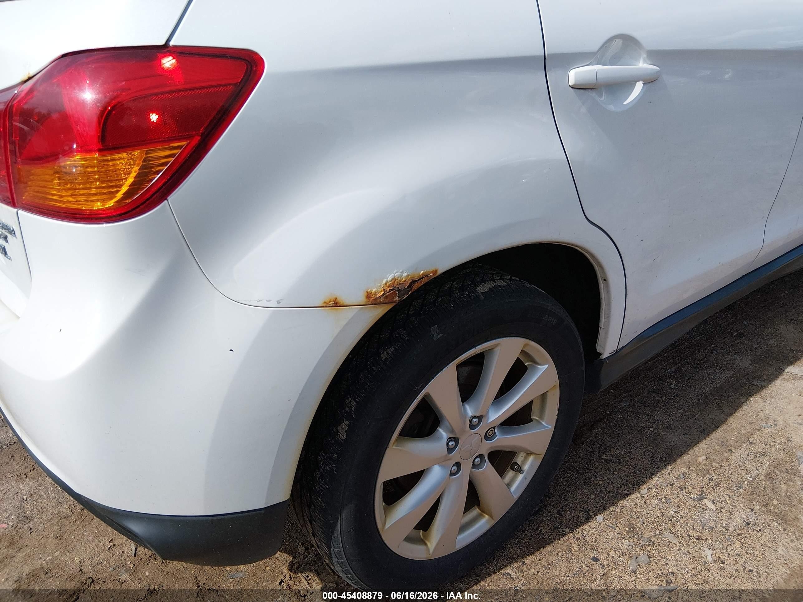 2015 Mitsubishi Outlander Sport Es Белый vin: 4A4AR3AW5FE025480